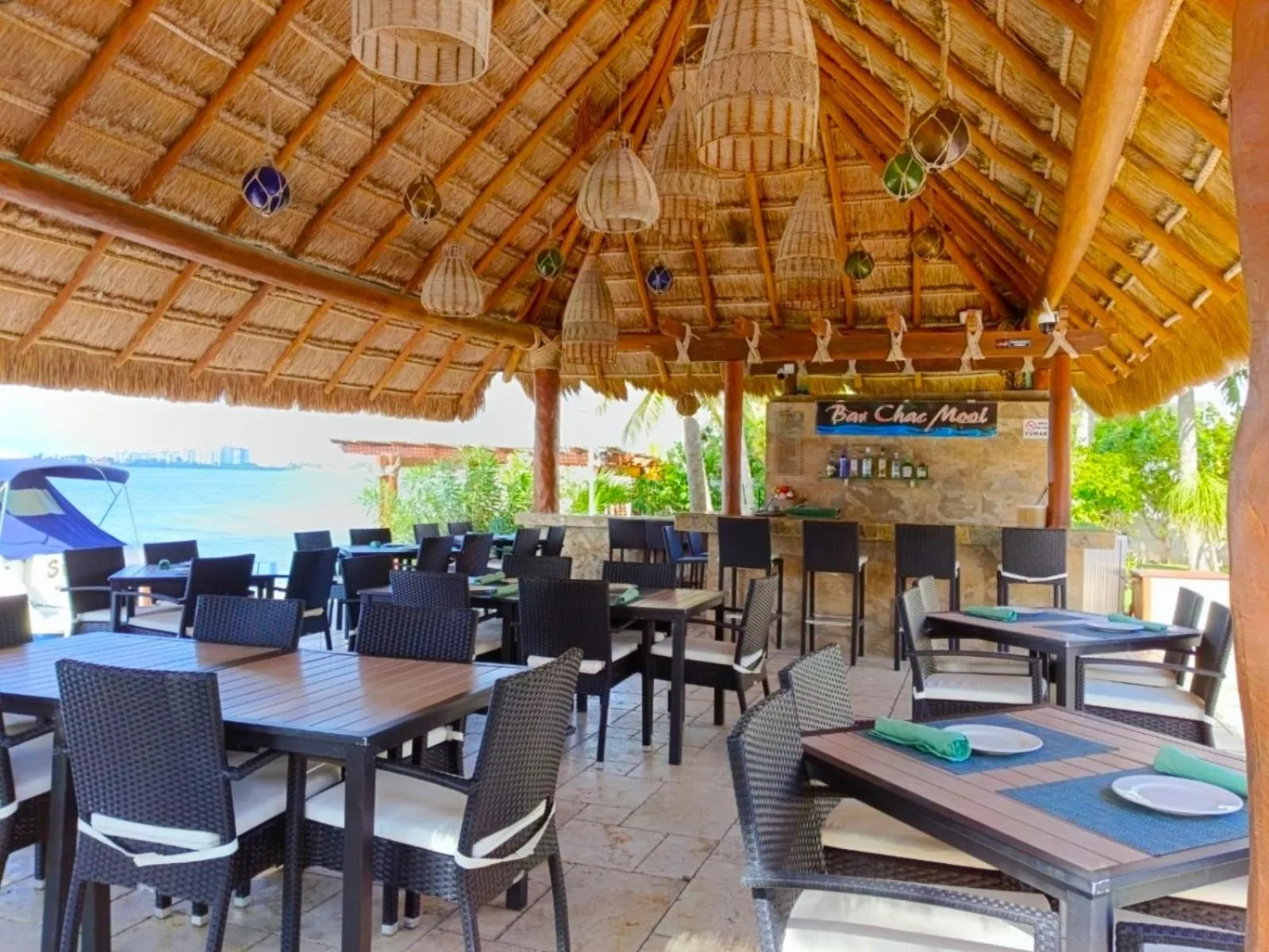 Lounge or bar in Sina Suites Cancun - Adults Only