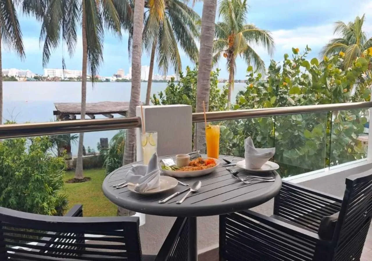Breakfast in Sina Suites Cancun - Adults Only
