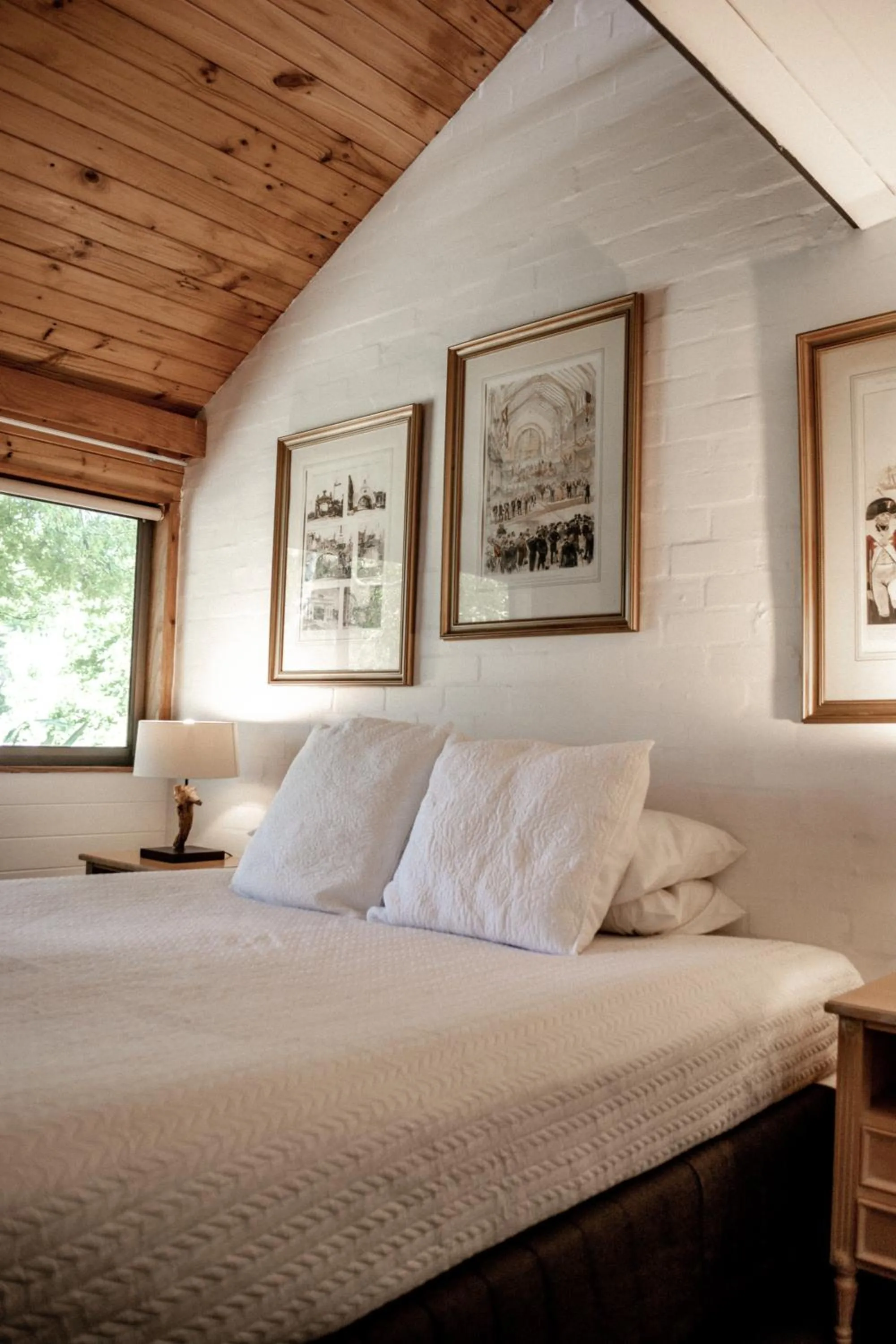 Bed in Crackenback Farm Guesthouse