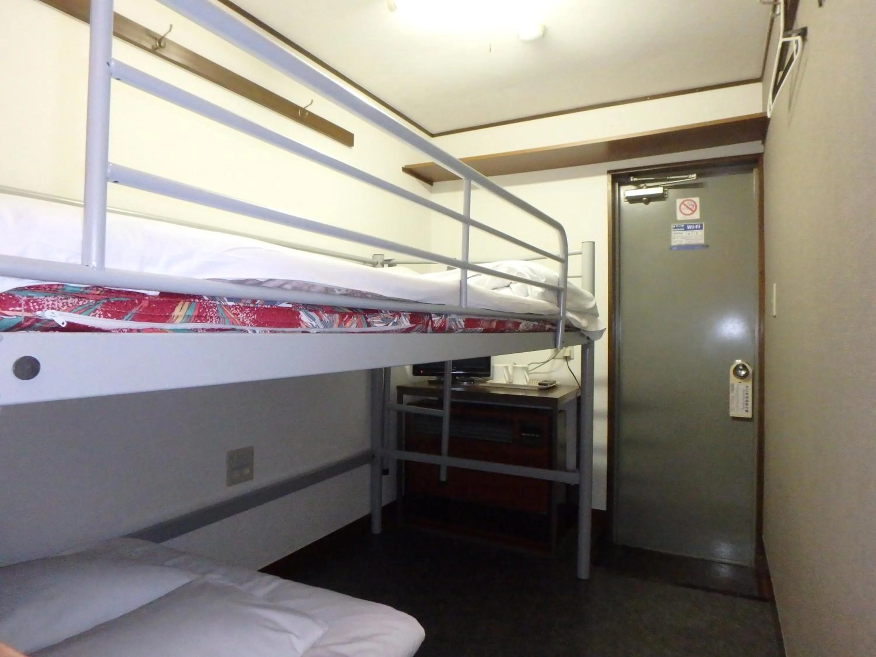bunk bed in Economy Hotel Hoteiya