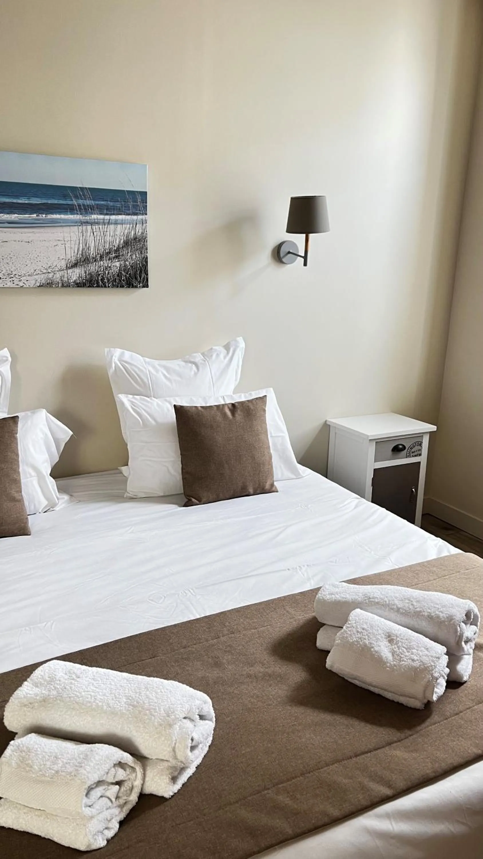 Bed in Hôtel OYAT Ile de Ré - ex Escale