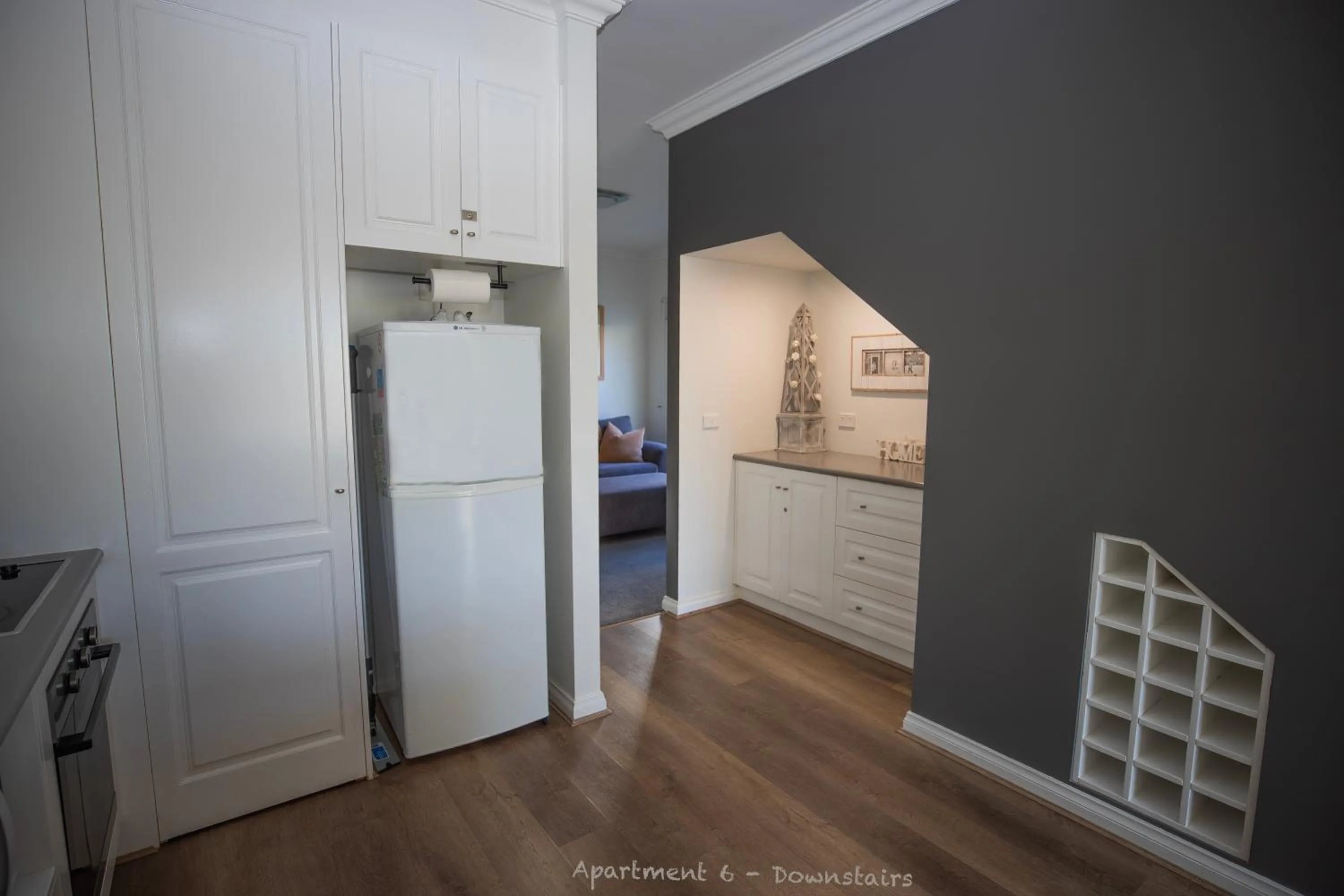 Kitchen or kitchenette in Banyan Place