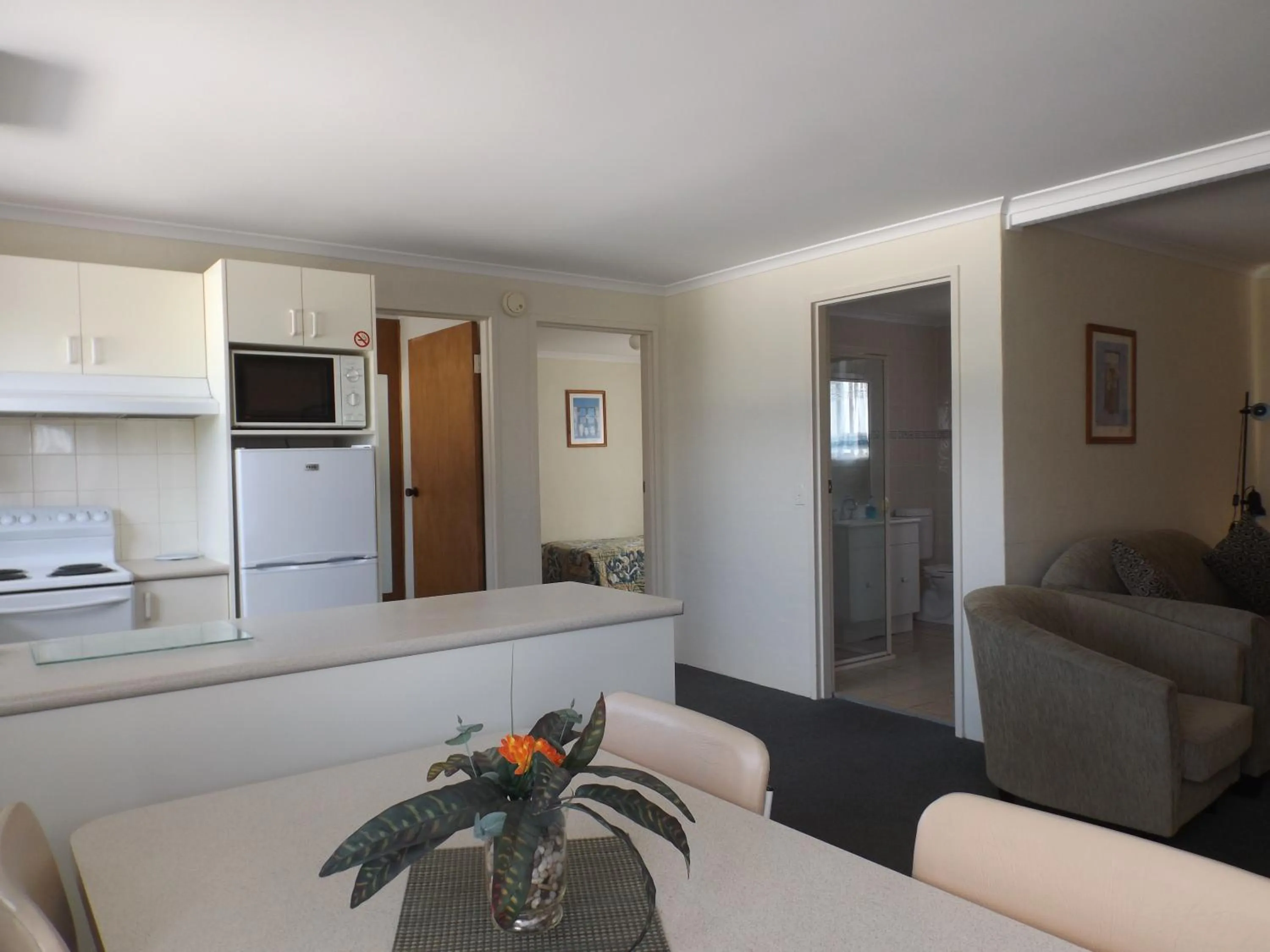Kitchen or kitchenette in Surfside Merimbula Holiday Apartments