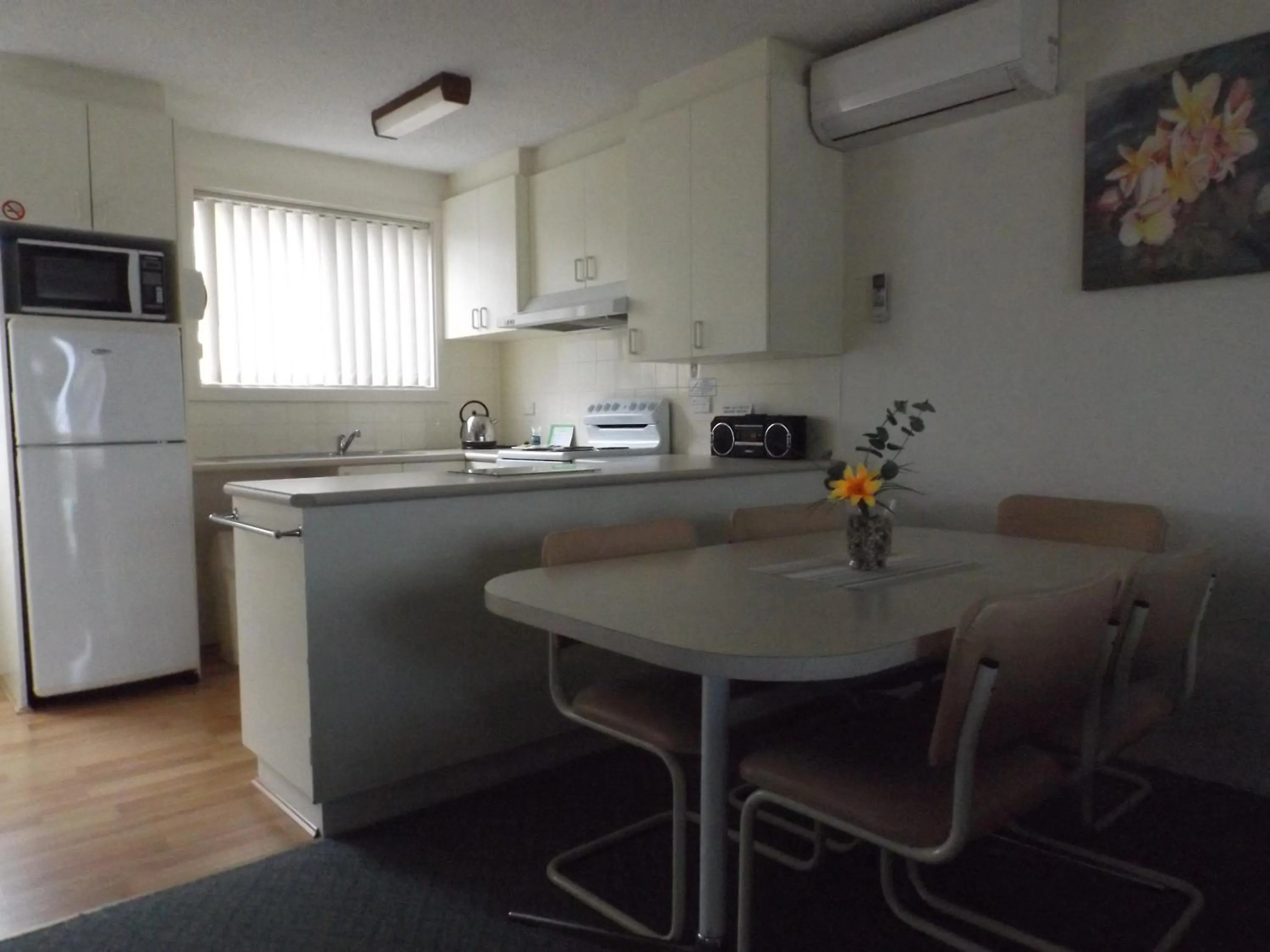 Kitchen or kitchenette in Surfside Merimbula Holiday Apartments