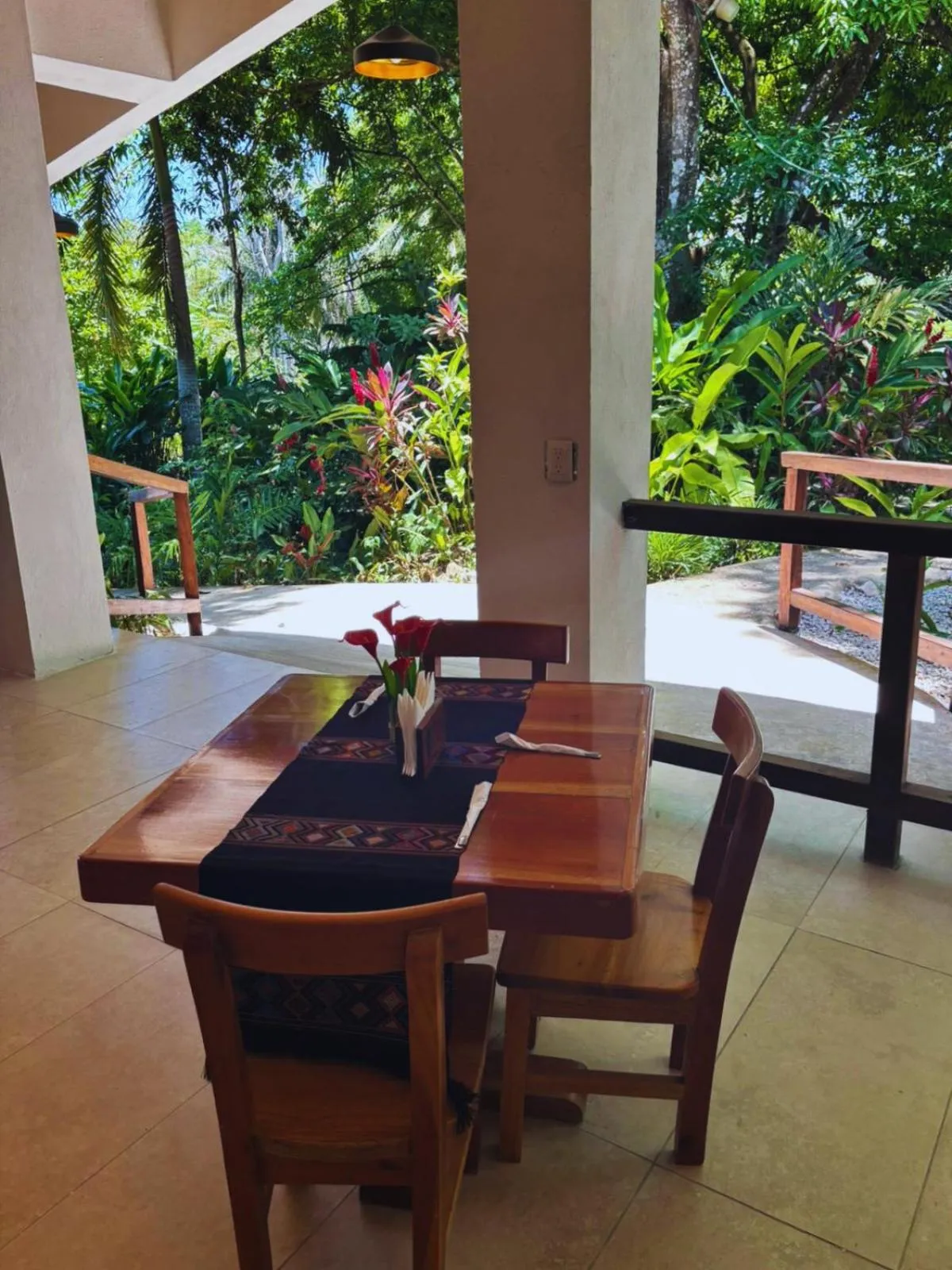 Restaurant/places to eat in Hotel La Aldea del Halach Huinic