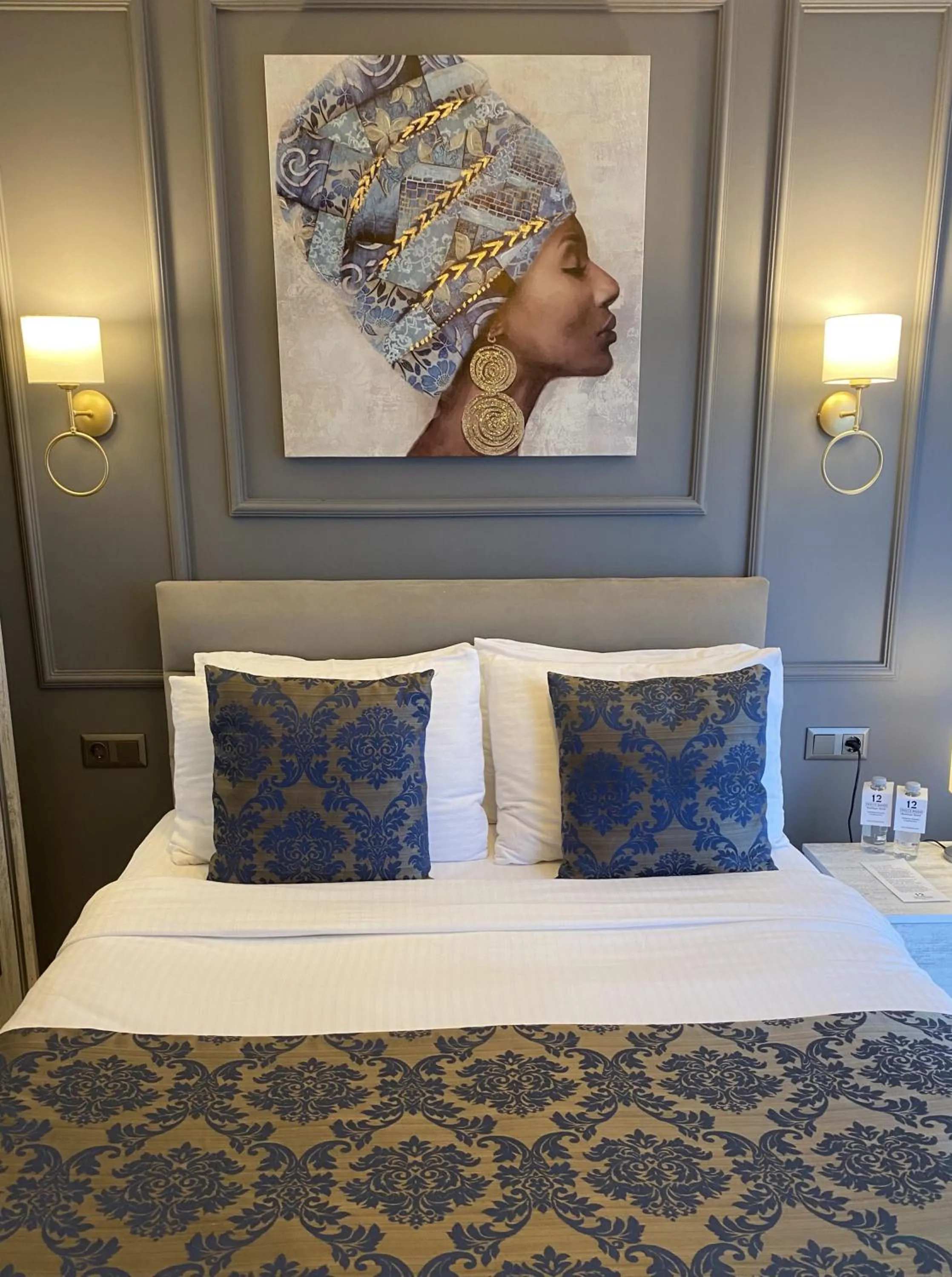 Bed in 12 rooms hotel