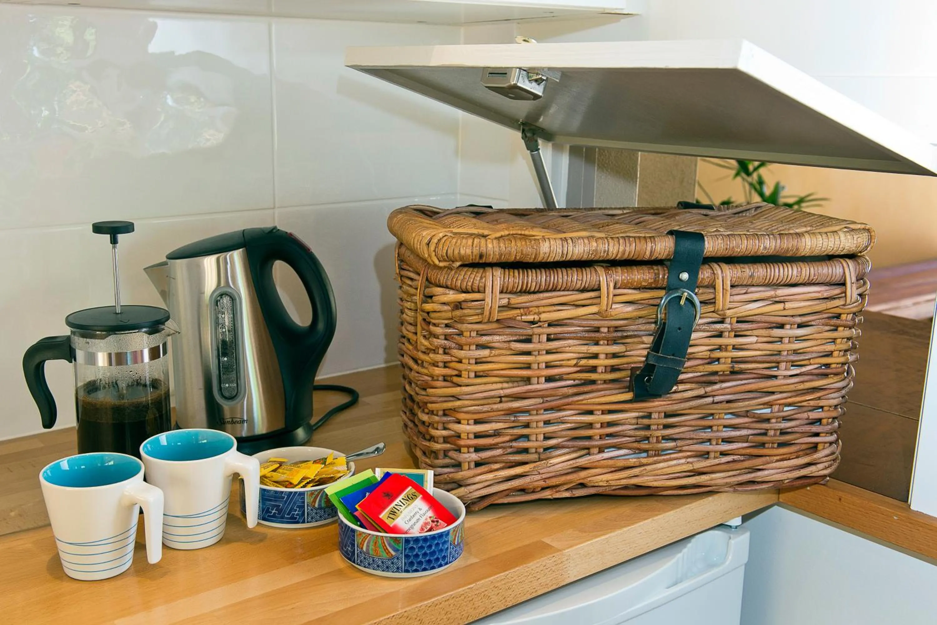 Coffee/tea facilities in Witches Falls Cottages