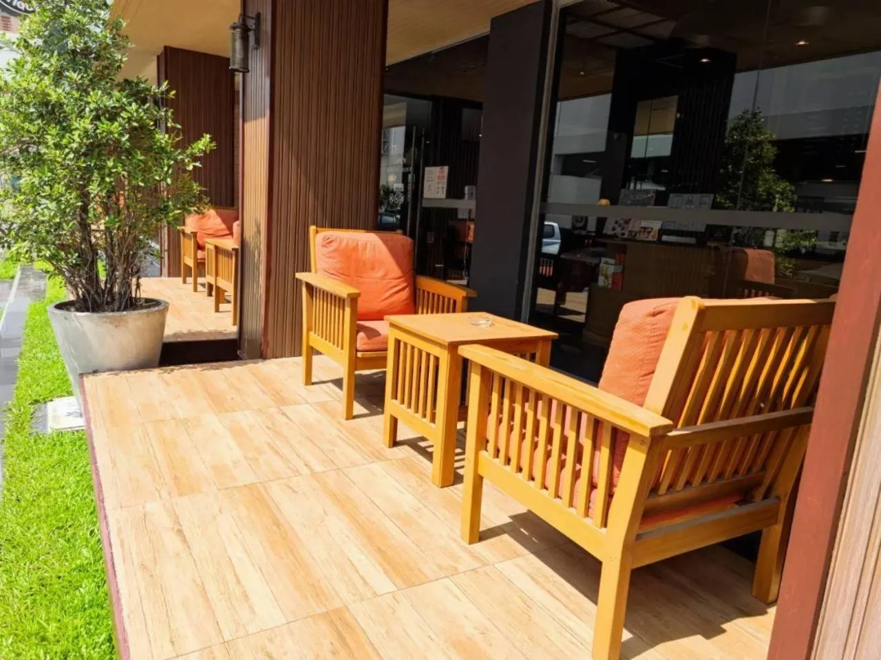 Property building in The Bedrooms Boutique Hotel Bangkok