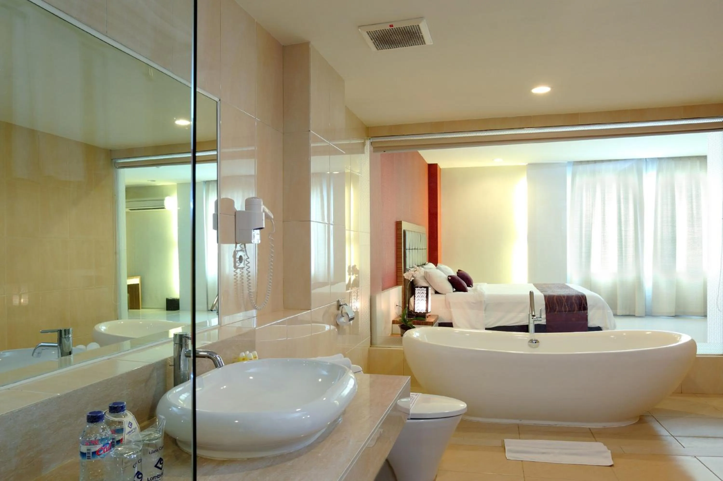 Bathroom in Lombok Plaza Hotel and Convention