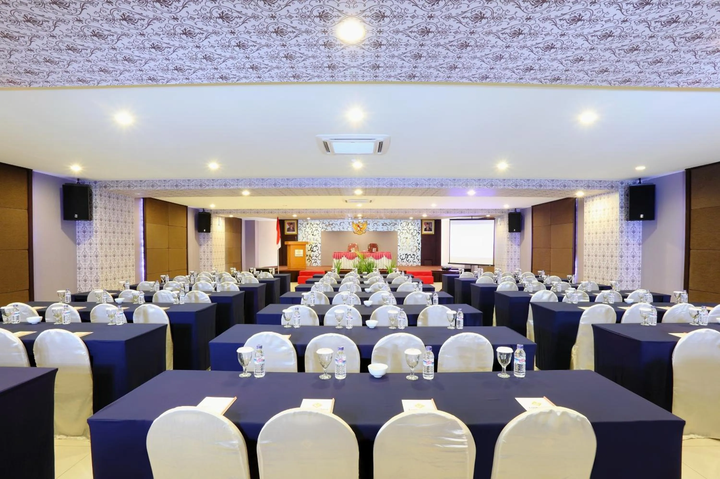 Meeting/conference room in Lombok Plaza Hotel and Convention