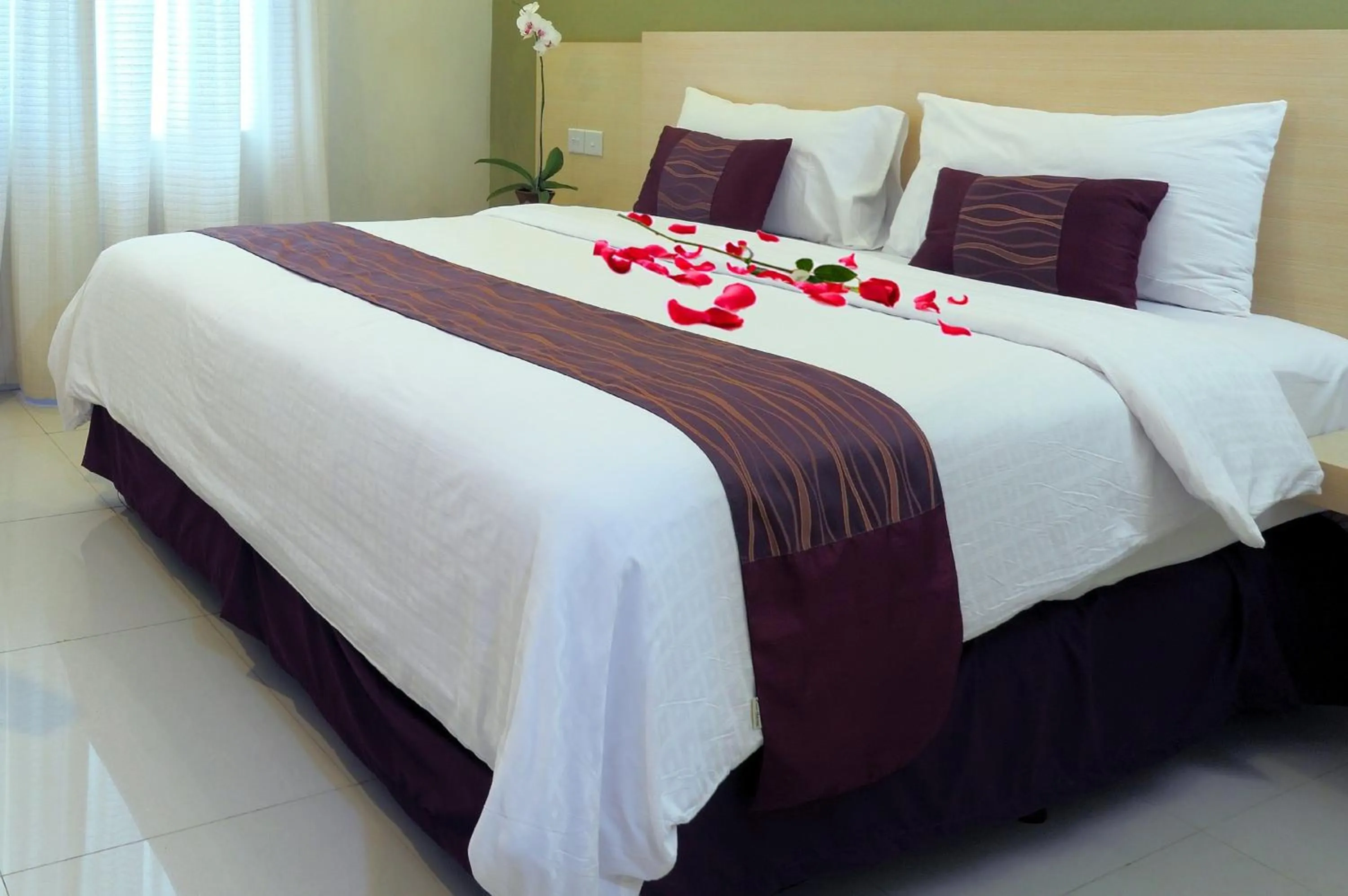 Bedroom, Bed in Lombok Plaza Hotel and Convention