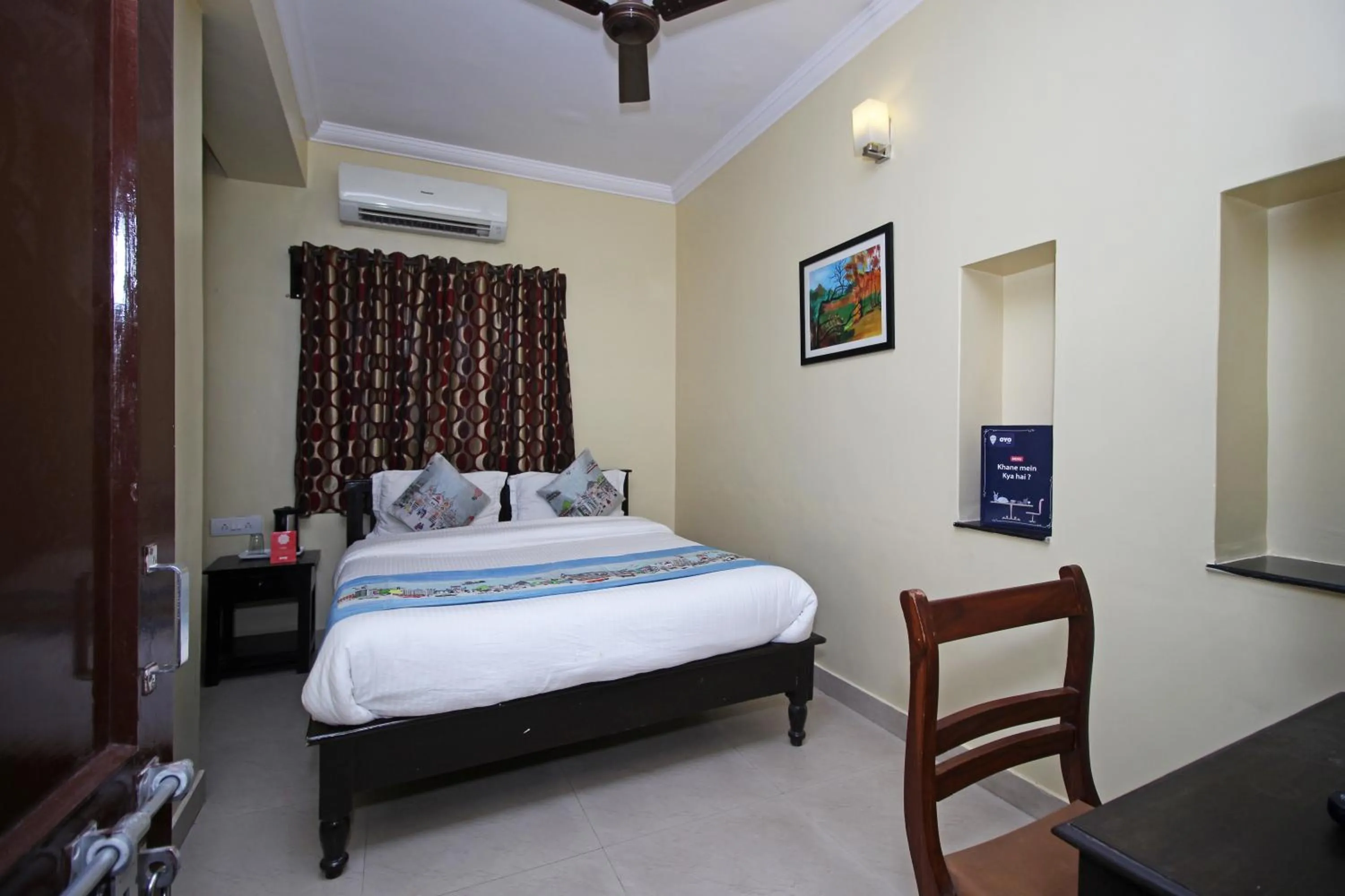 Bed in Hotel Ajit Mansion