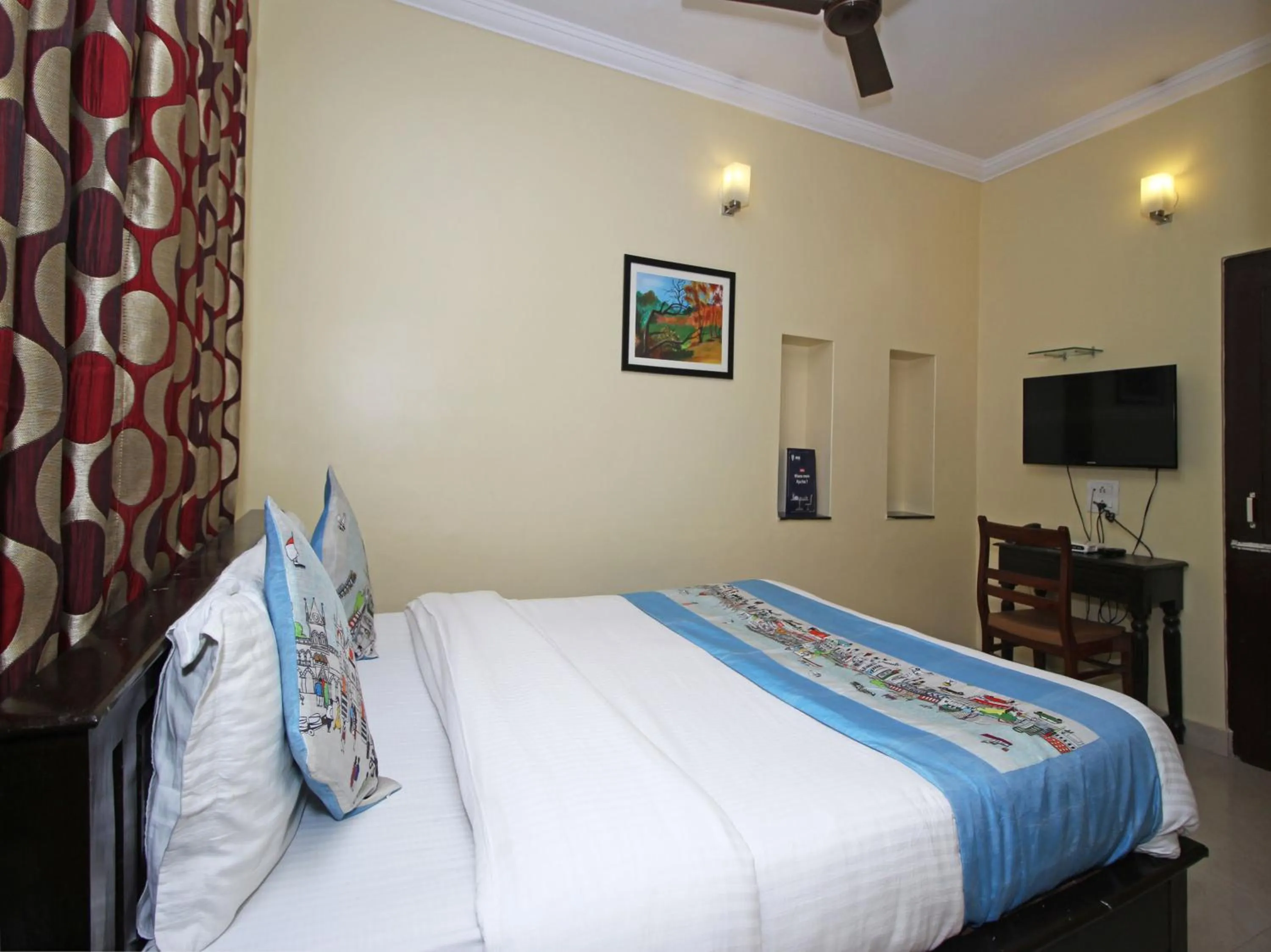 Bedroom, Bed in Hotel Ajit Mansion