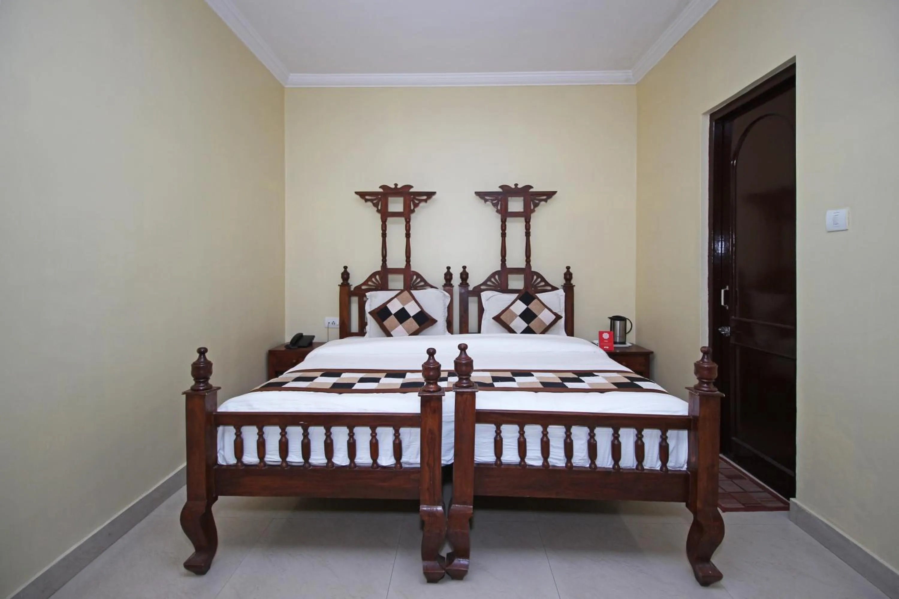 Bed in Hotel Ajit Mansion