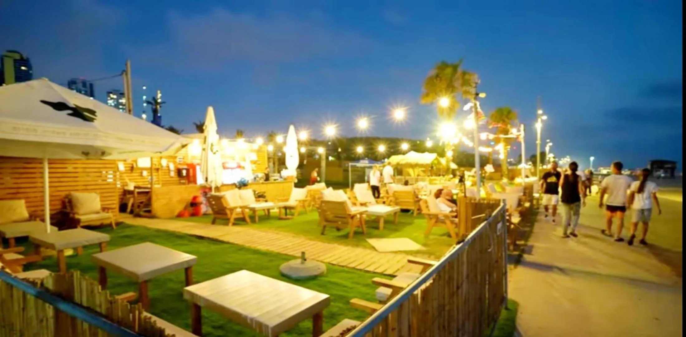 Restaurant/places to eat in Apart Hotel TLV/Bat Yam Beach Front 1207