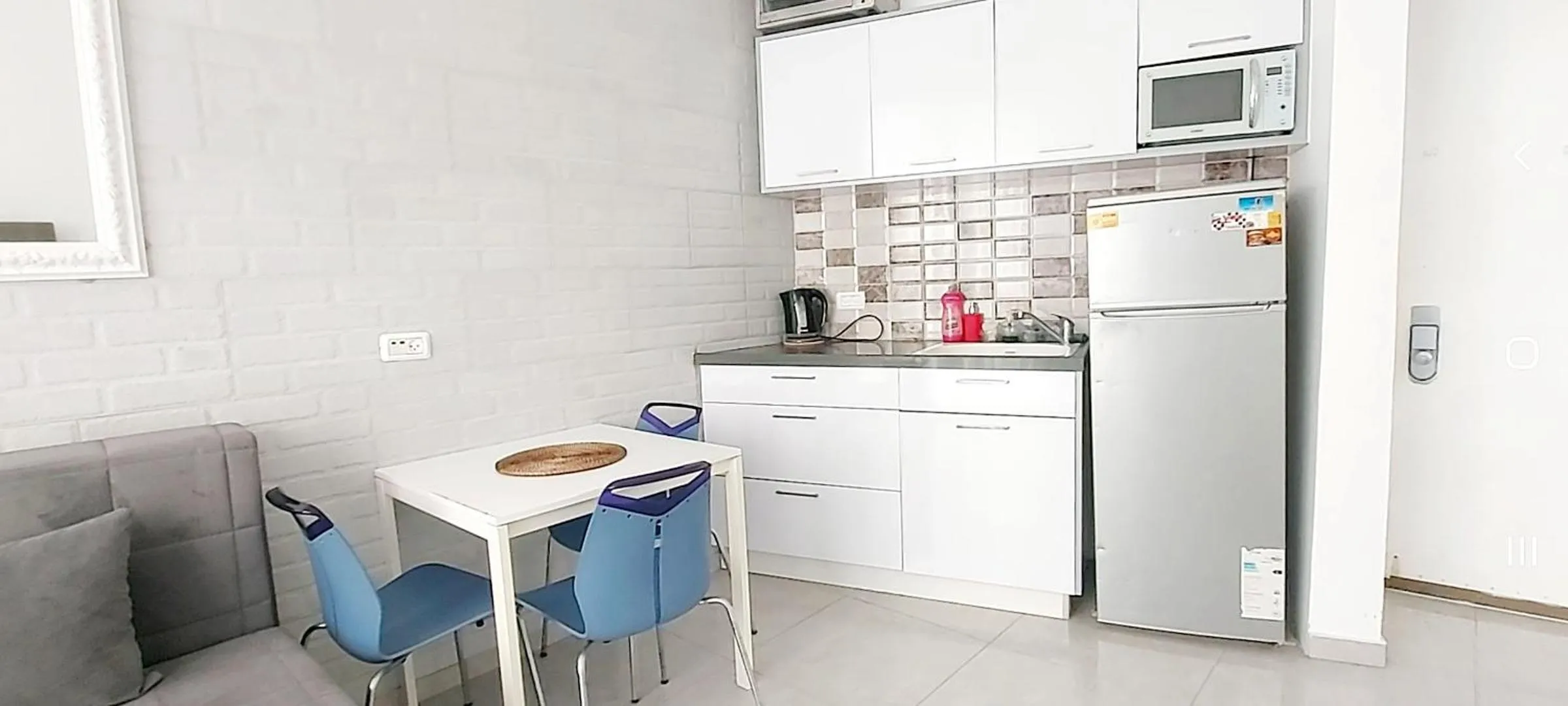 Dining area in Apart Hotel TLV/Bat Yam Beach Front 1207