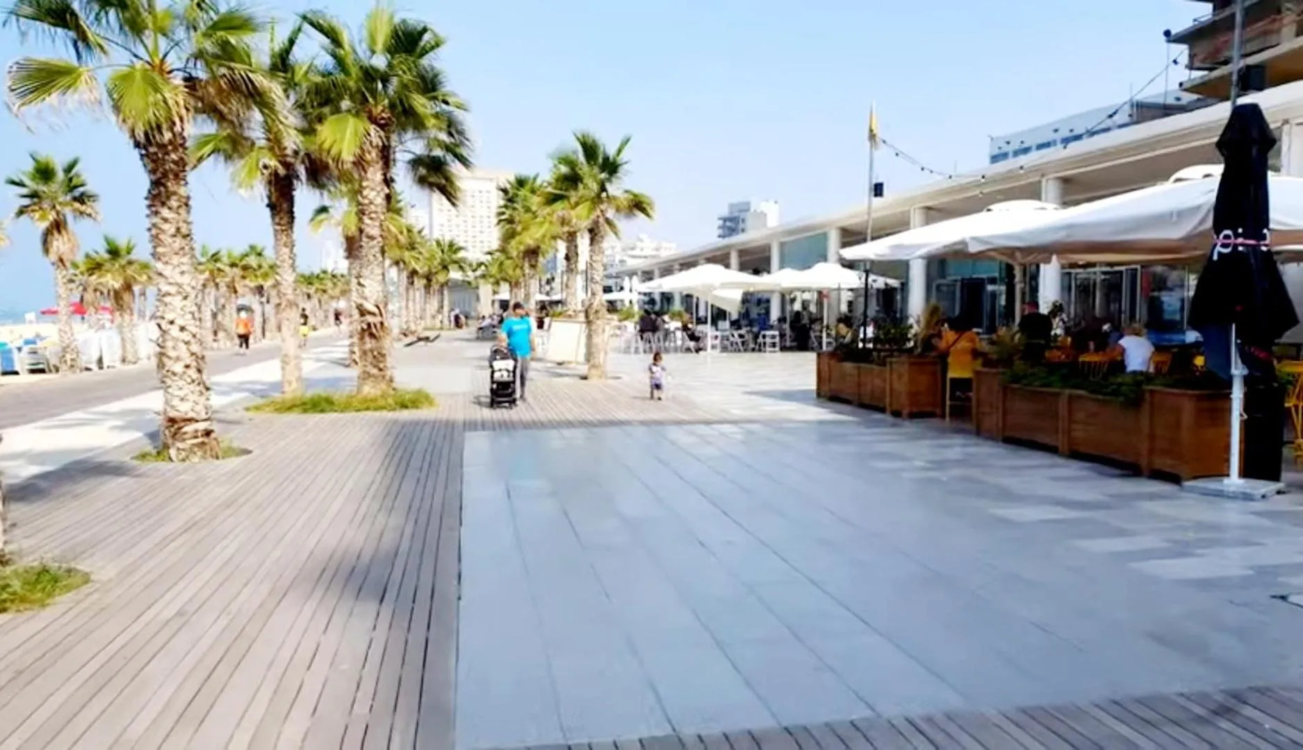 Restaurant/places to eat in Apart Hotel TLV/Bat Yam Beach Front 1207