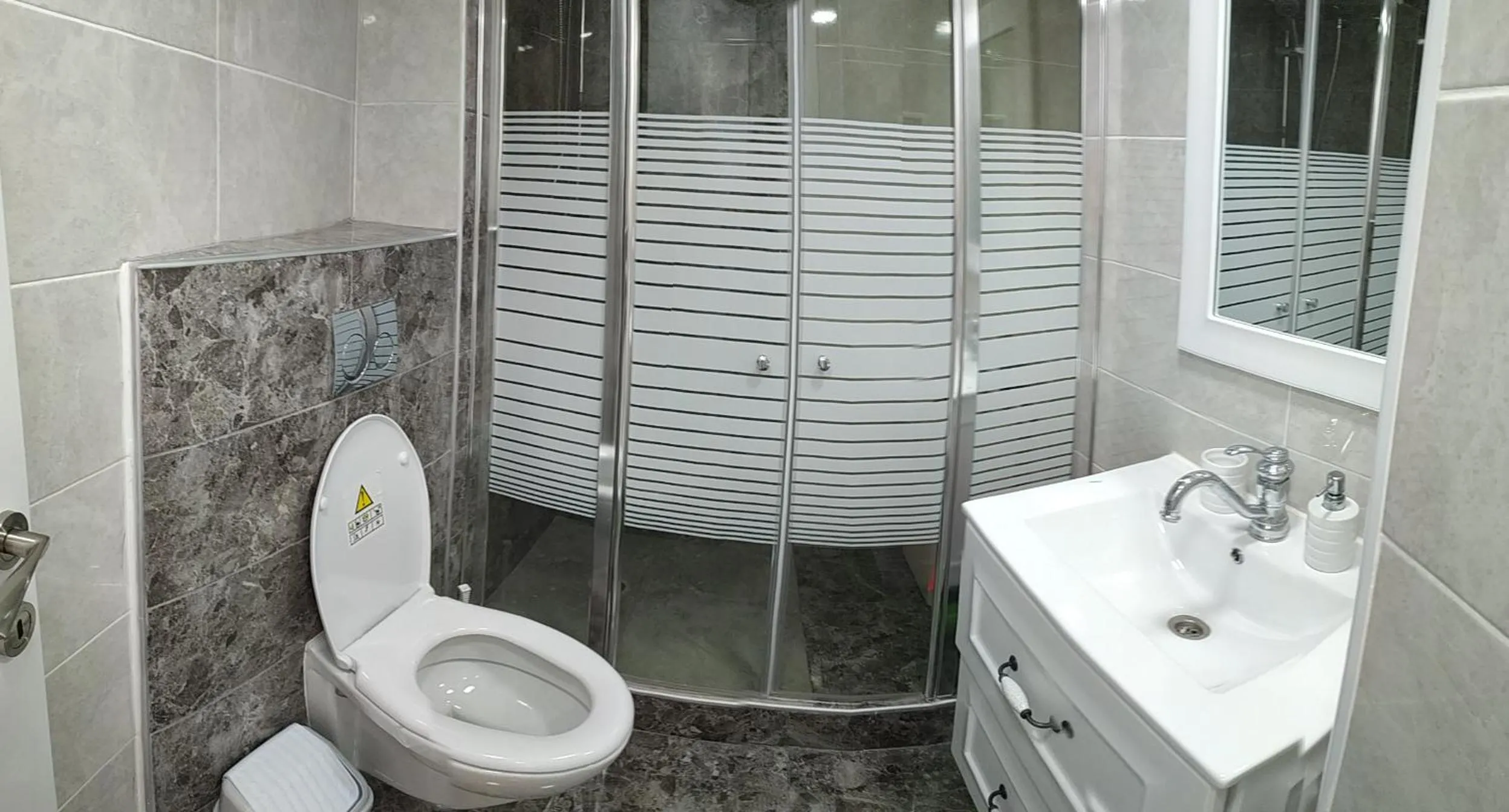 Shower in Apart Hotel TLV/Bat Yam Beach Front 1207