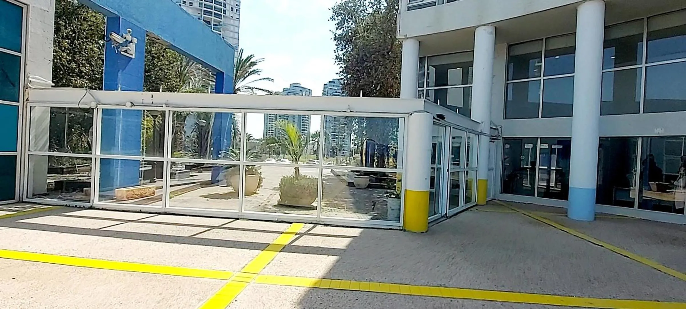 Property building in Apart Hotel TLV/Bat Yam Beach Front 1207