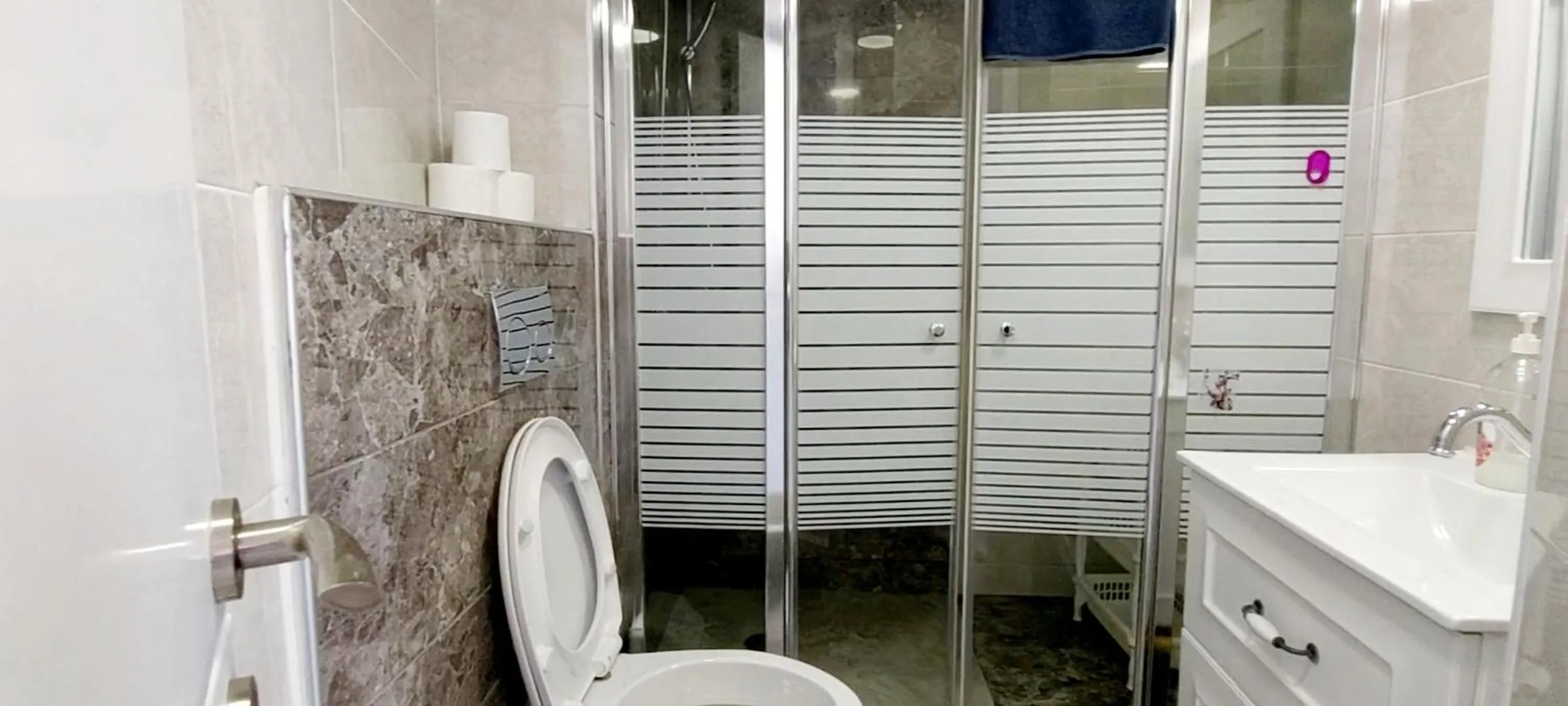 Shower in Apart Hotel TLV/Bat Yam Beach Front 1207