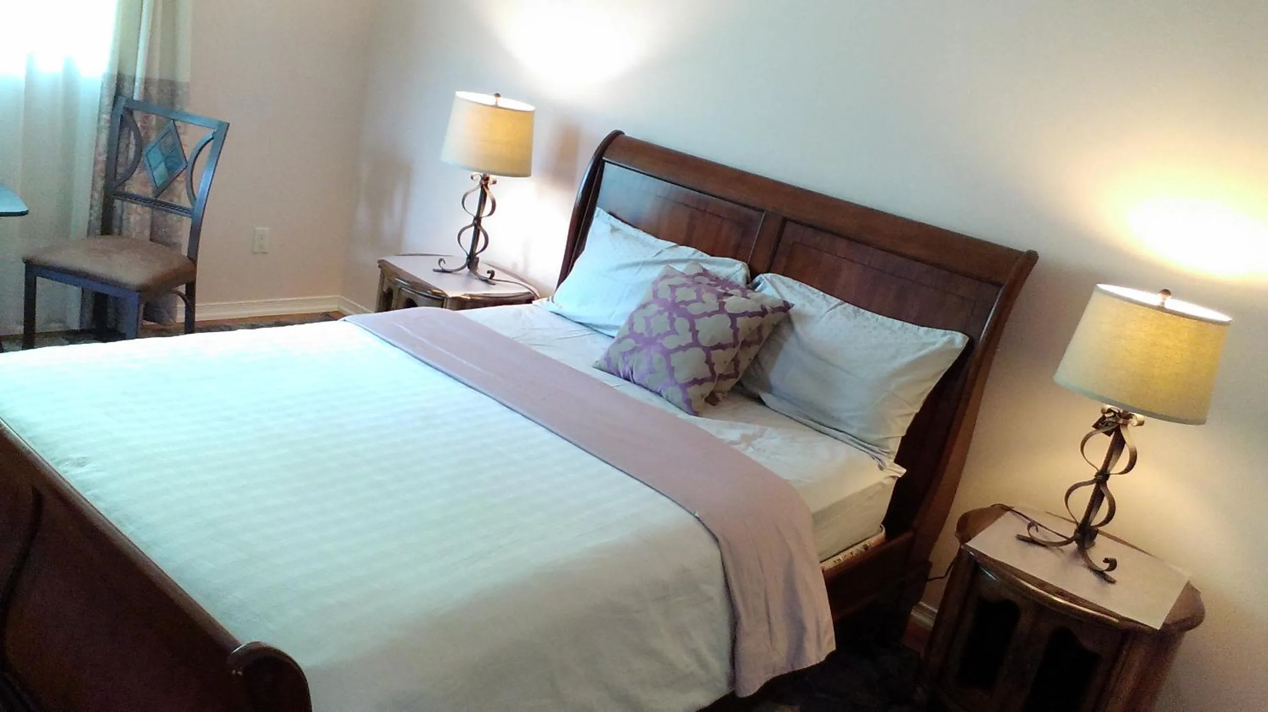 Bed in HB Guest Home 5