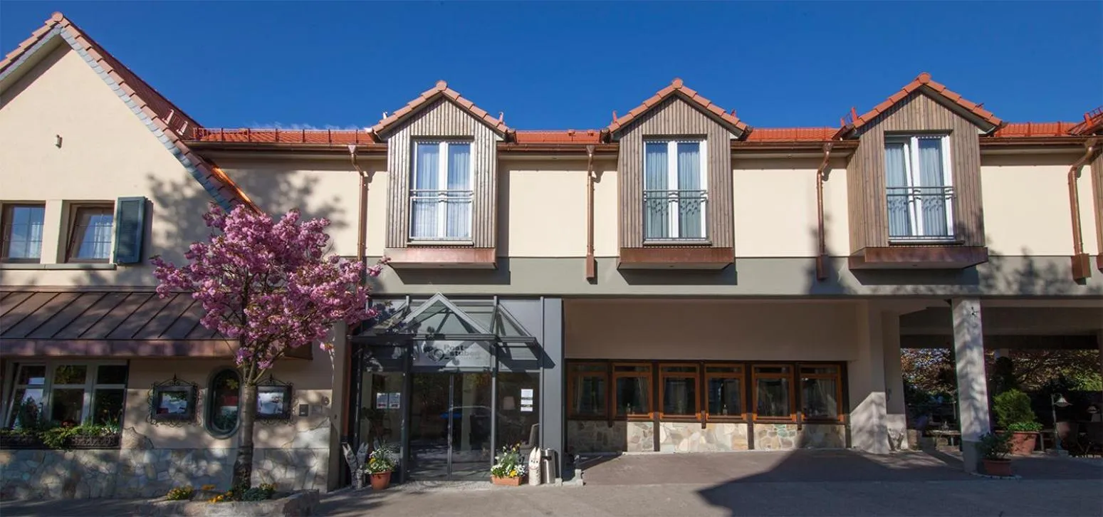 Facade/entrance in Hotel- Restaurant Poststuben