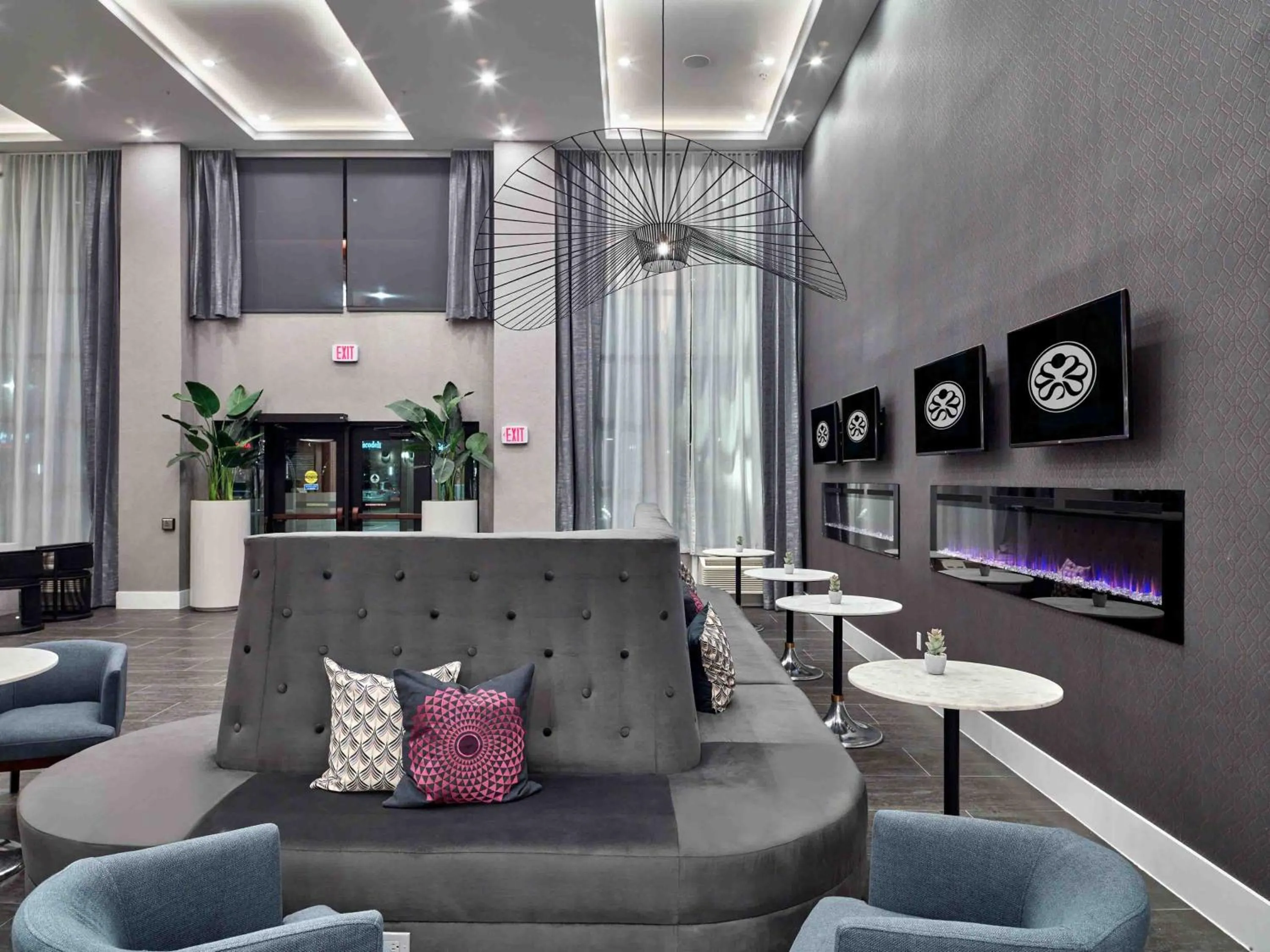 Lobby or reception in Sandman Signature Plano-Frisco Hotel