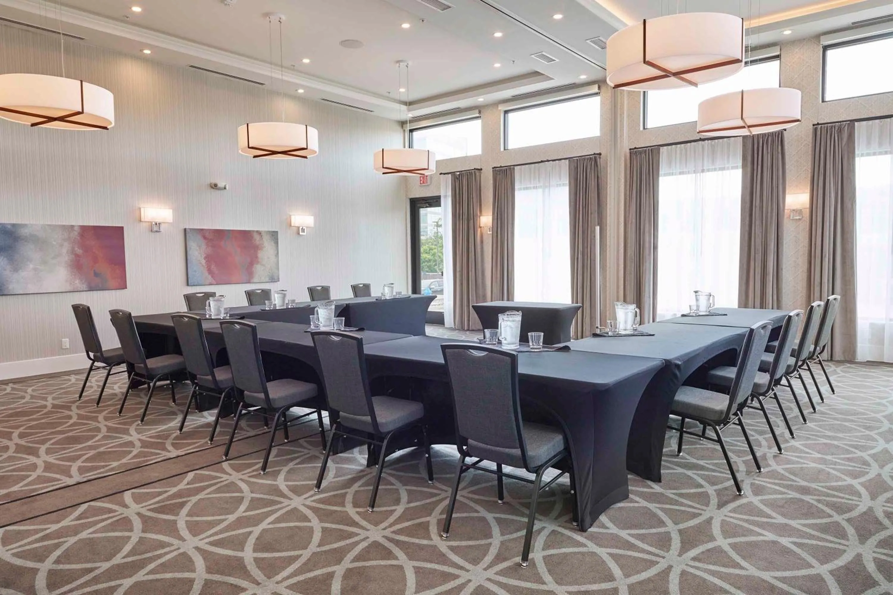 Meeting/conference room in Sandman Signature Plano-Frisco Hotel