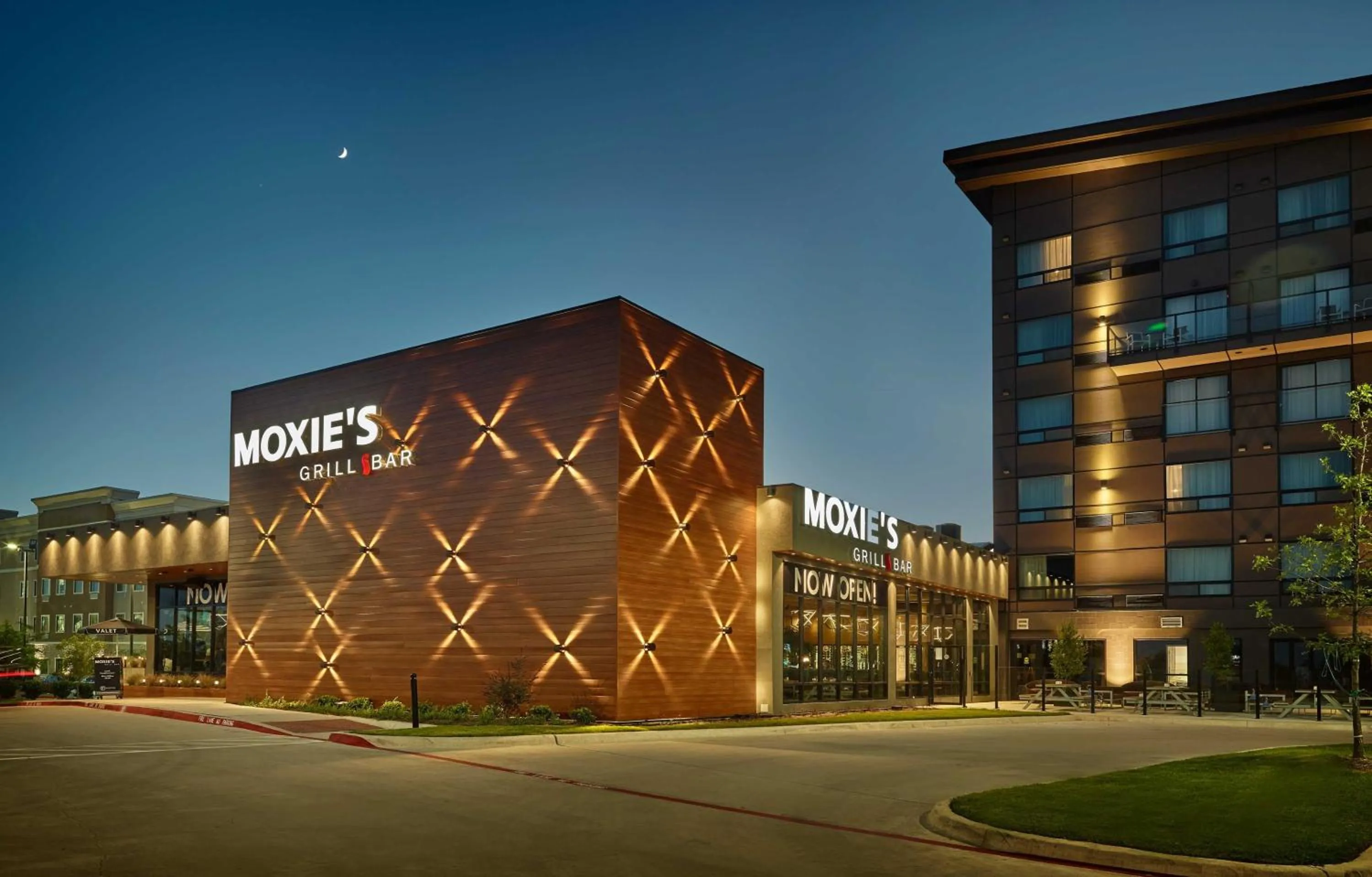 Restaurant/places to eat in Sandman Signature Plano-Frisco Hotel