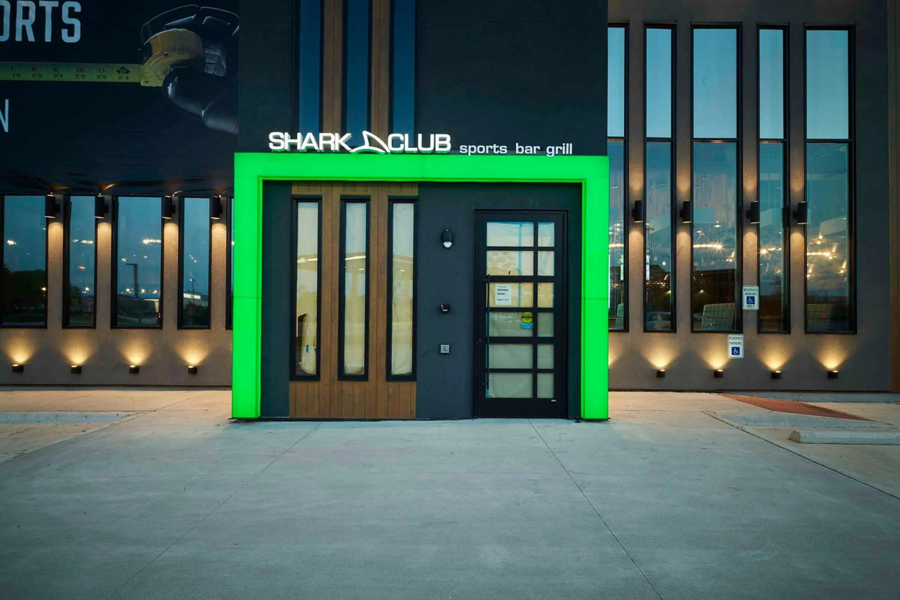 Restaurant/places to eat in Sandman Signature Plano-Frisco Hotel