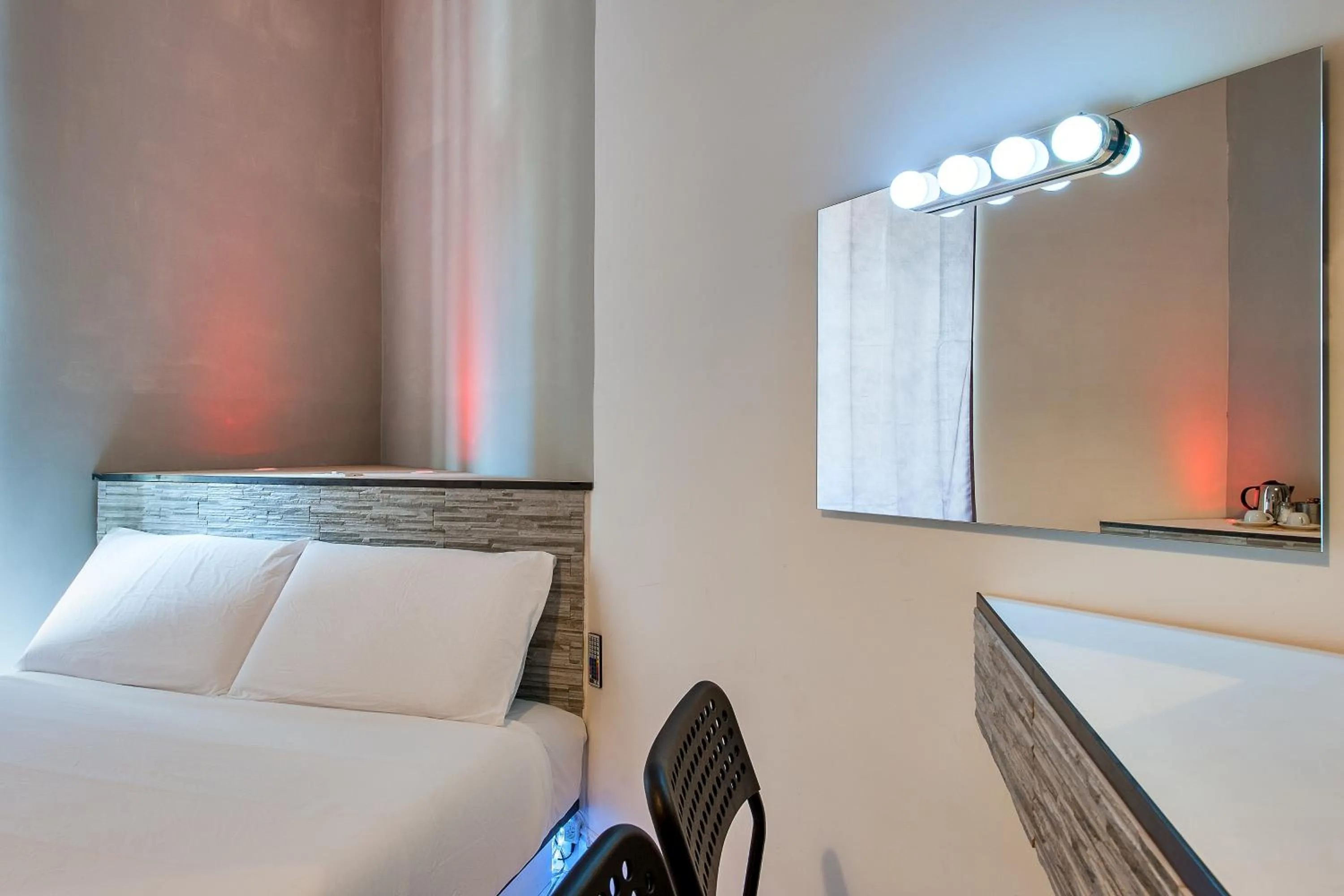 Bedroom, Bed in SmooRoomS Roma Ostiense