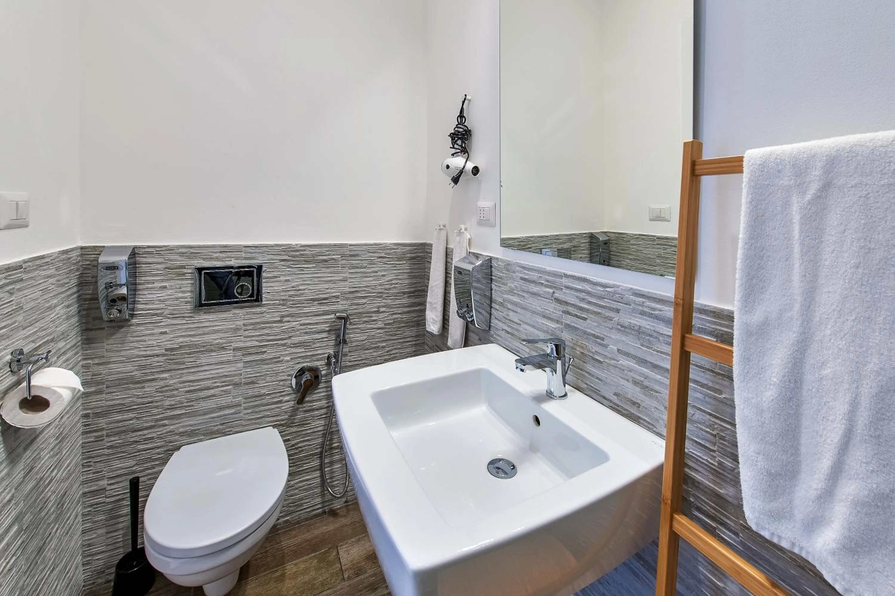 Bathroom in SmooRoomS Roma Ostiense