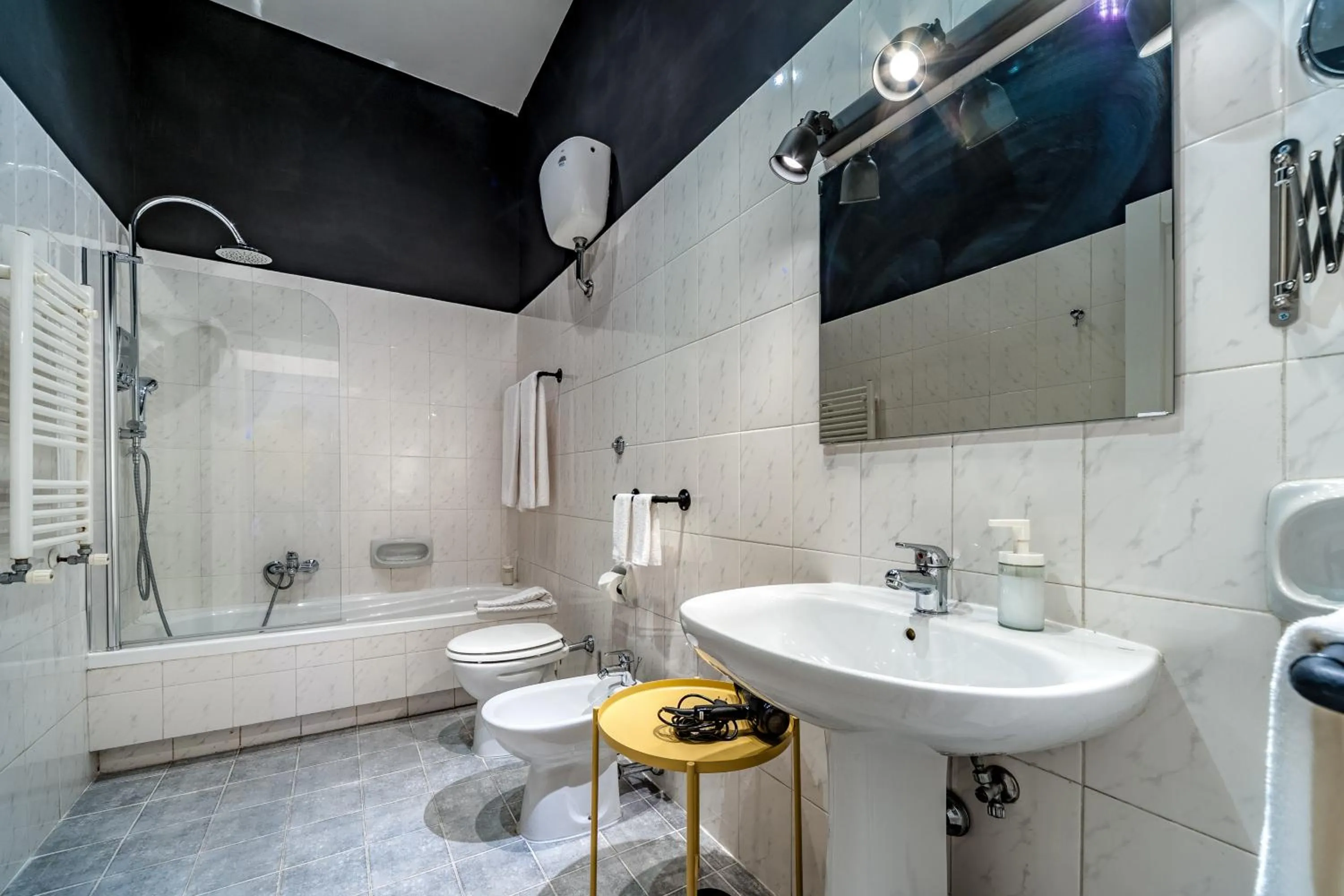 Bathroom in SmooRoomS Roma Ostiense