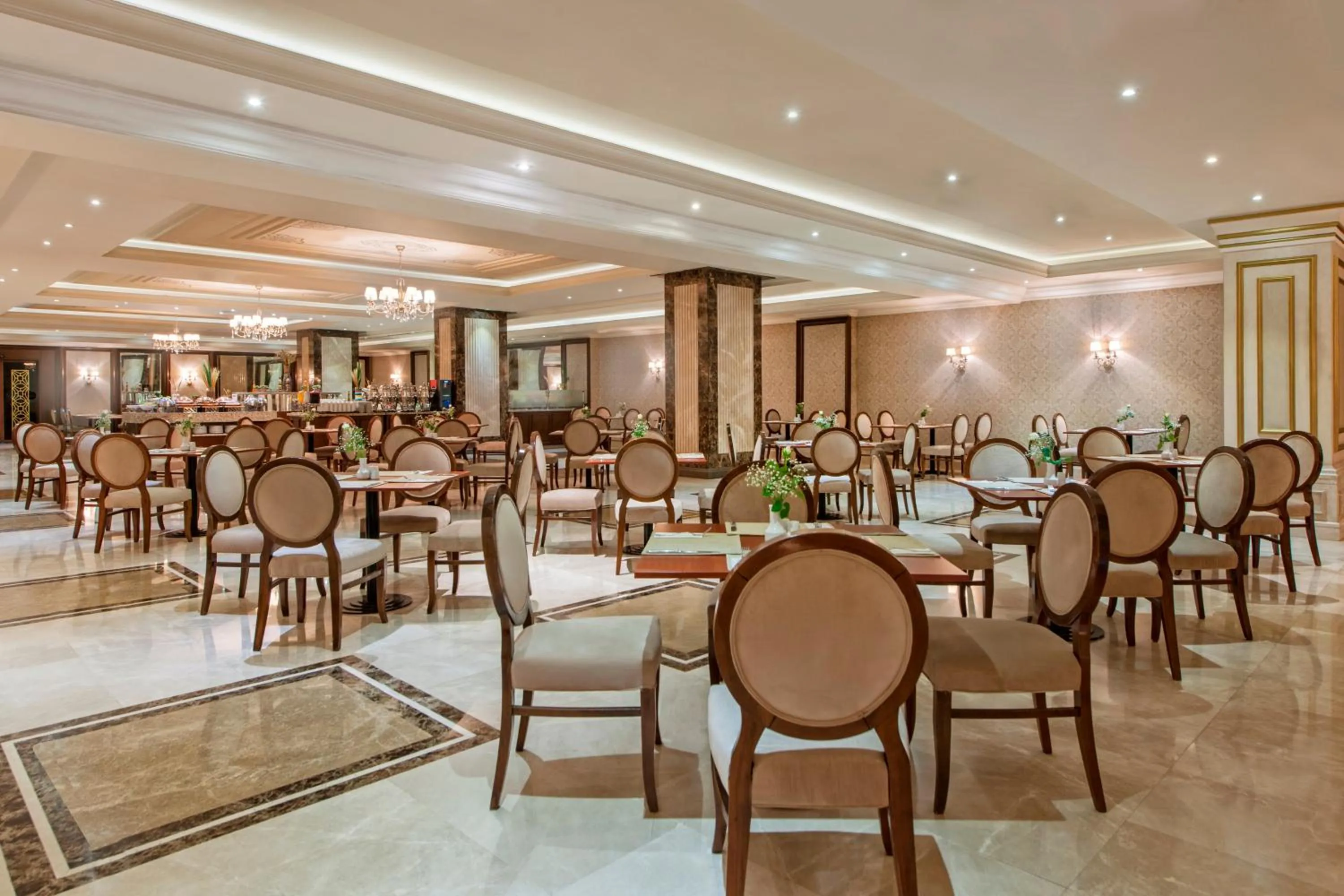 Restaurant/places to eat in Elite World Van