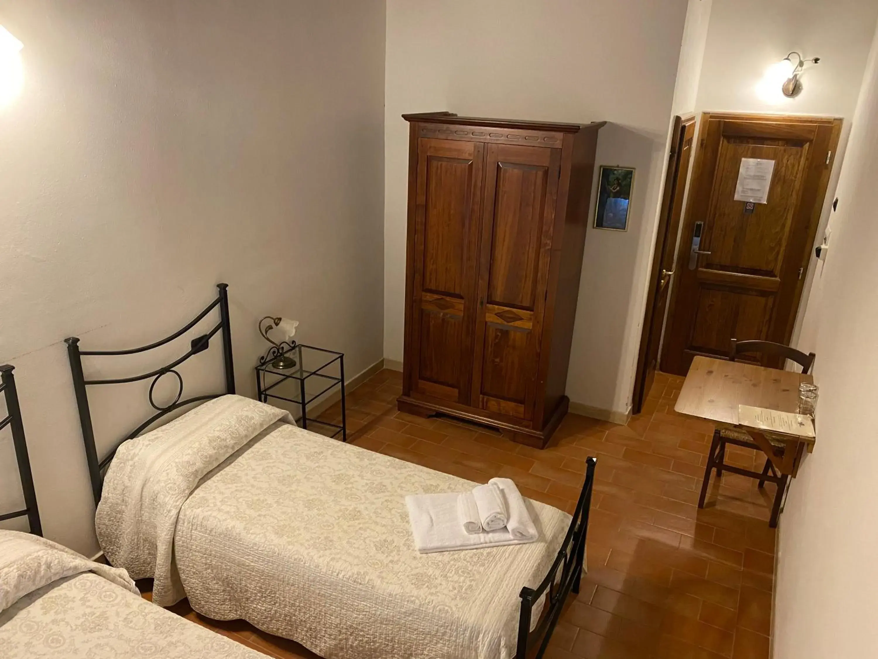 Twin Room with Private Bathroom in Villa Brignole Twin Room with Private Bathroom in Villa Brignole