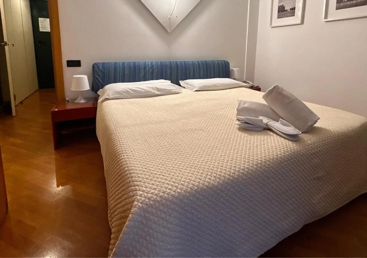 Bedroom, Bed in Hotel Europa