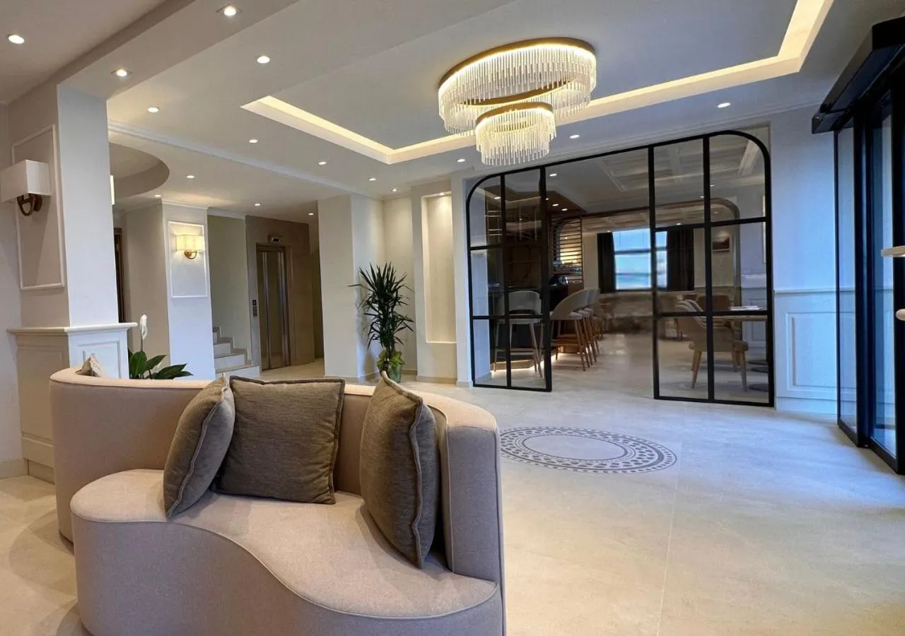 Communal lounge/ TV room in Hotel Europa