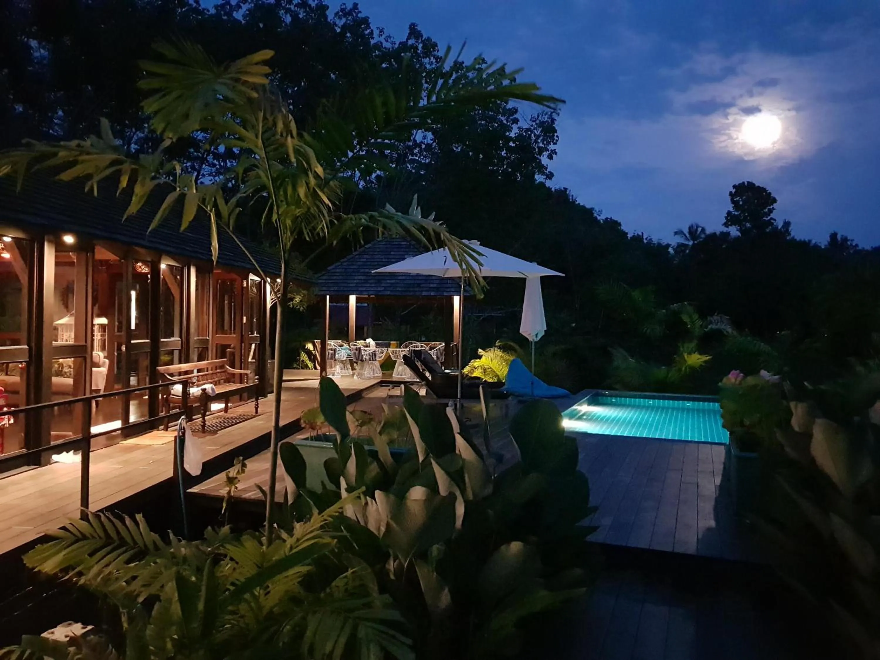 Garden view in Koyao Bay Pavilions - Beach Resort and Pool Villas