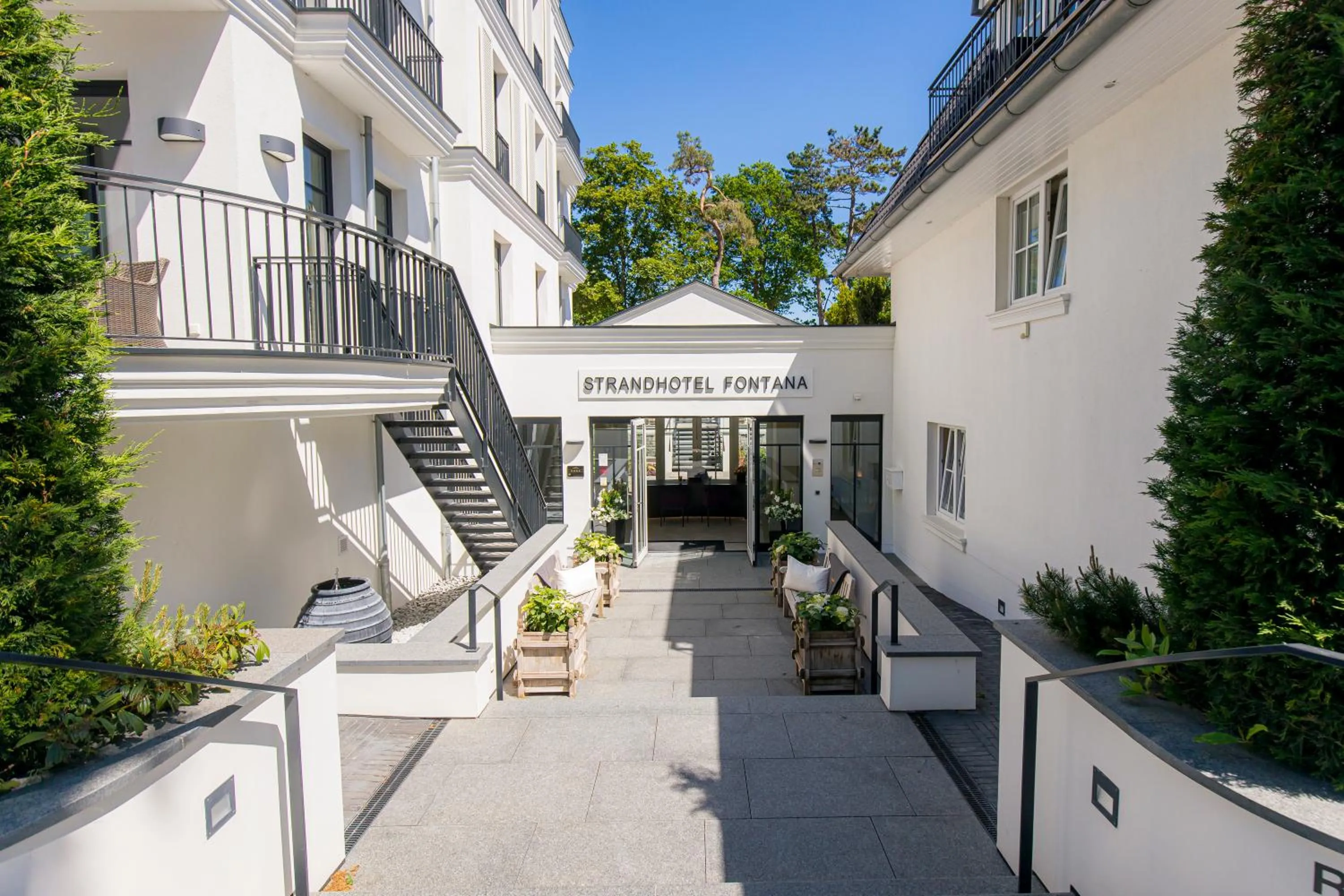 Property building in Strandhotel Fontana