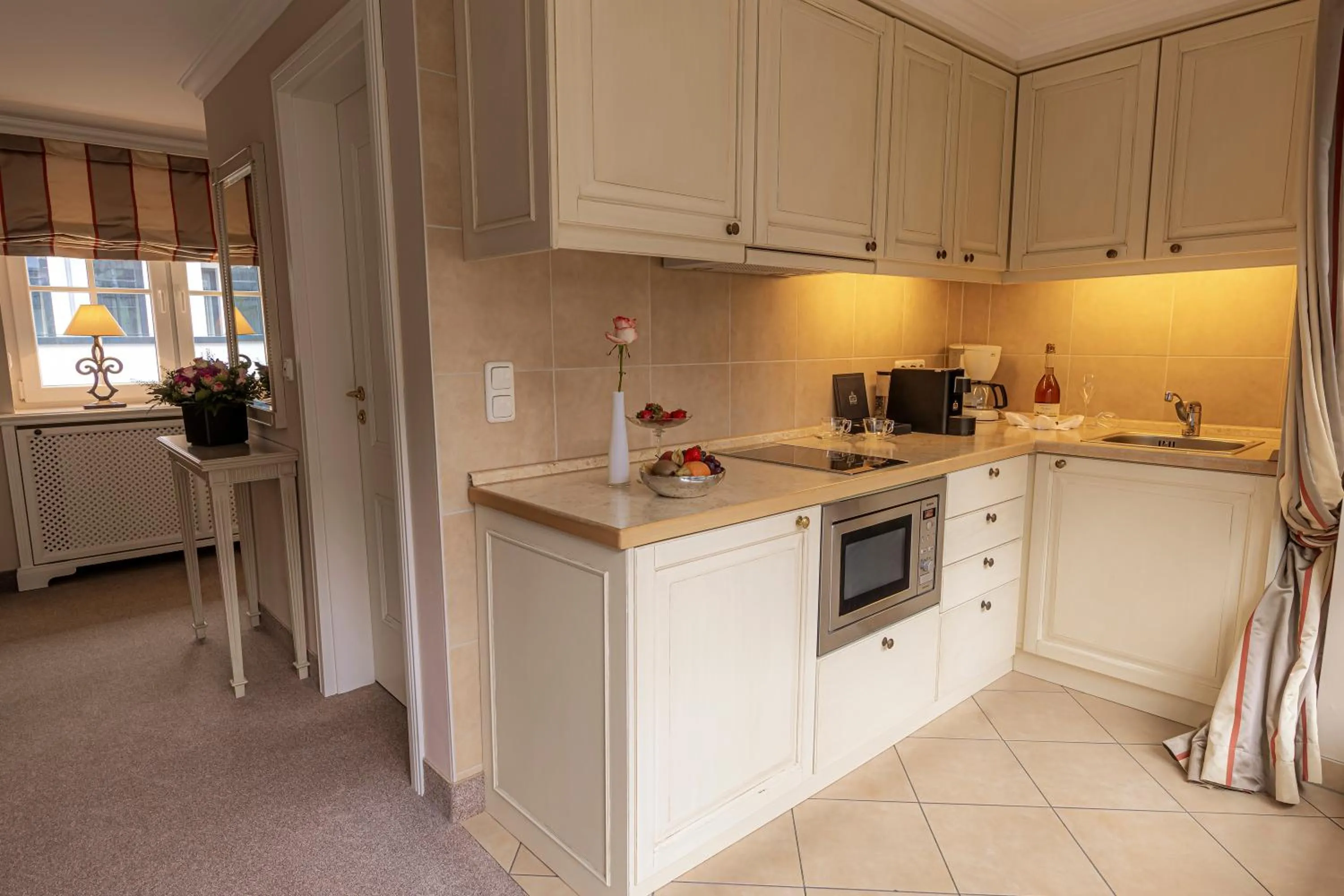 Kitchen or kitchenette in Strandhotel Fontana