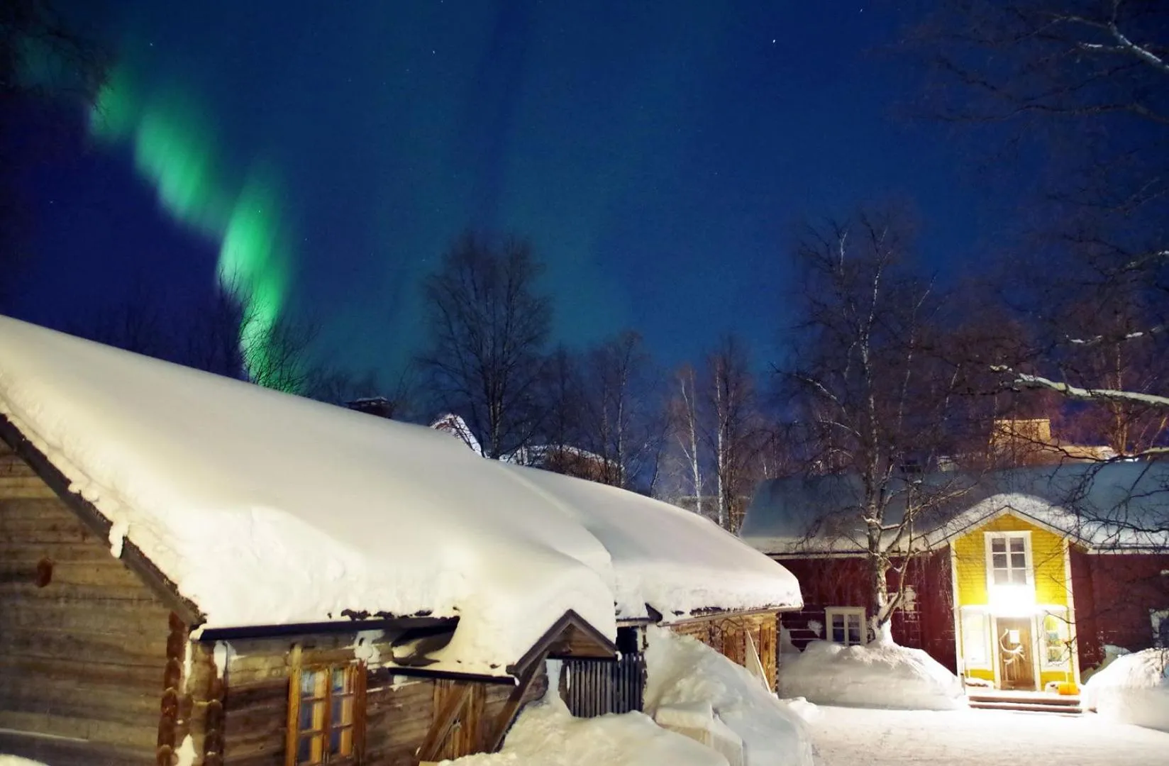 Property building in LAURI Historical Log House Manor