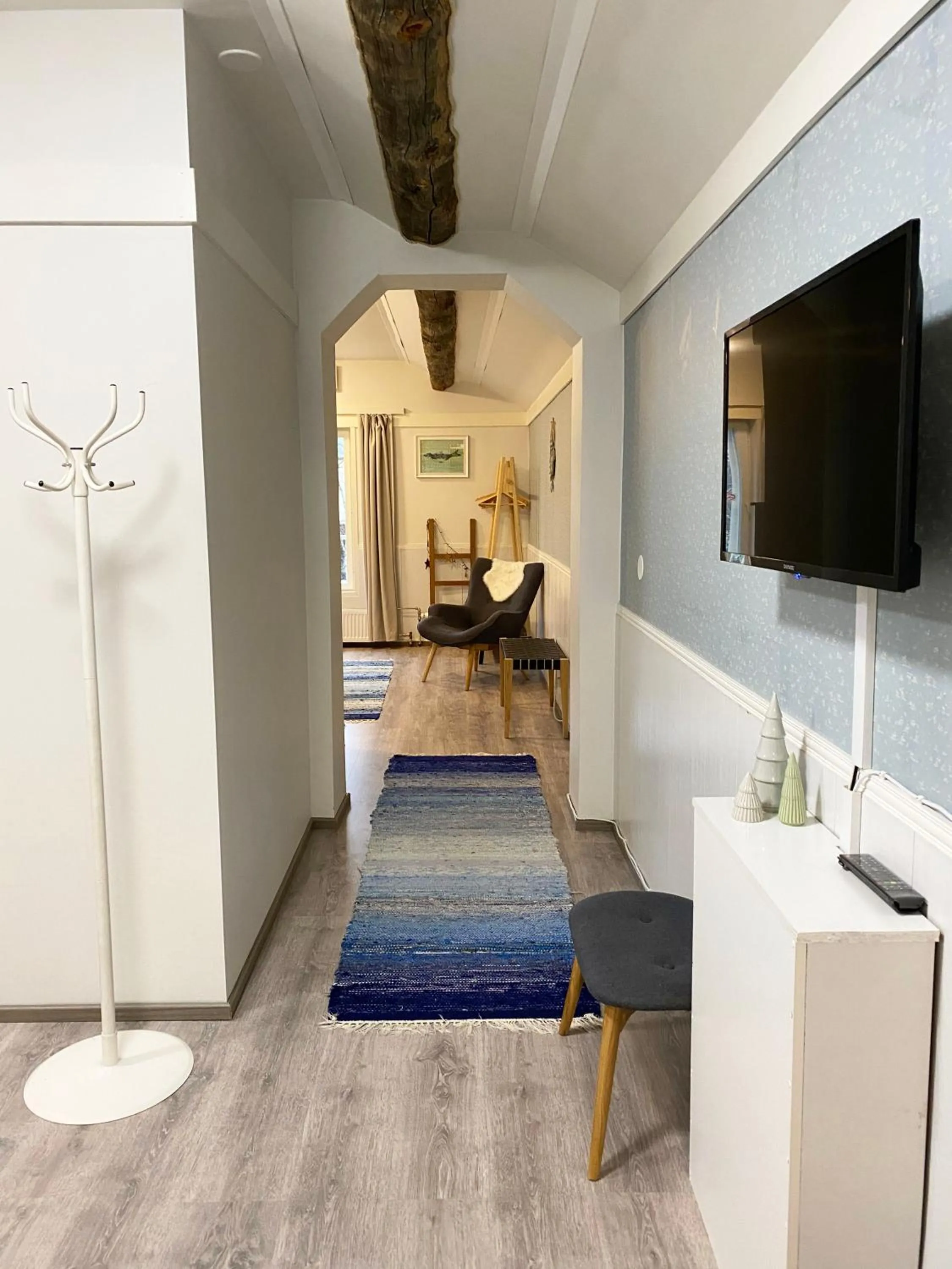 Bedroom in LAURI Historical Log House Manor