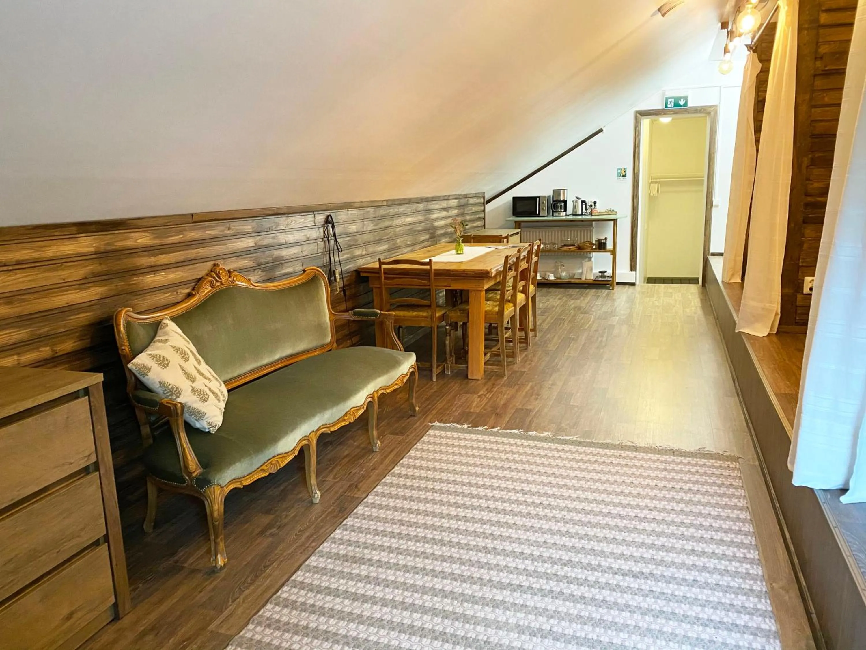 Kitchen or kitchenette in LAURI Historical Log House Manor