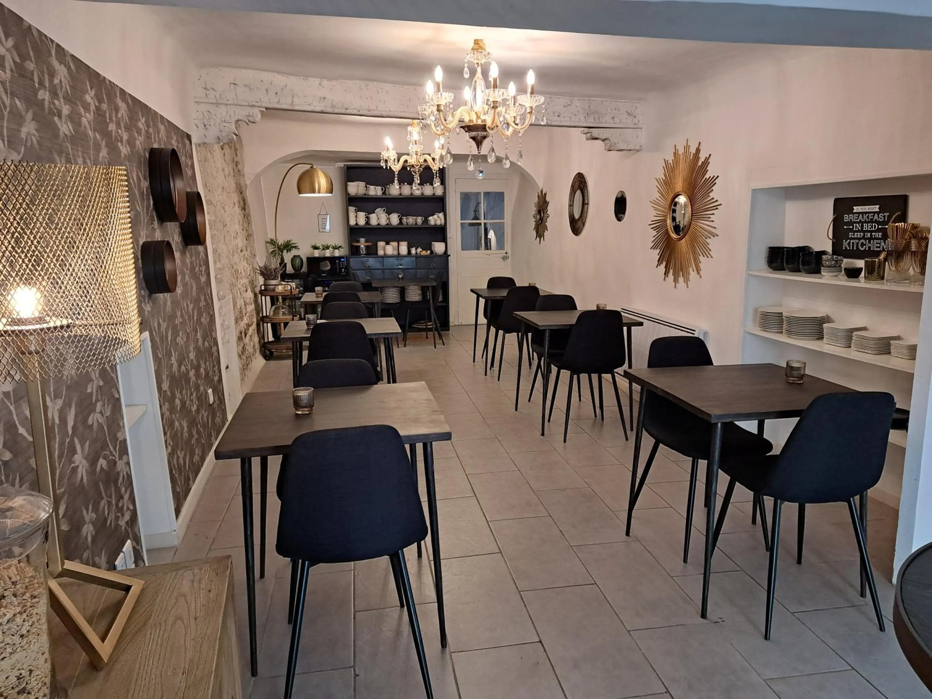 Breakfast in Hôtel Le Patio de Sophie