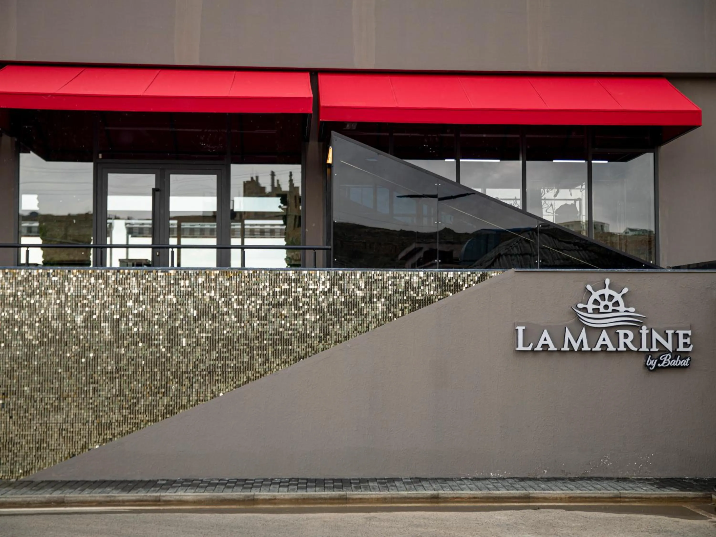 Restaurant/places to eat in Panorama Villa Lux Hotel