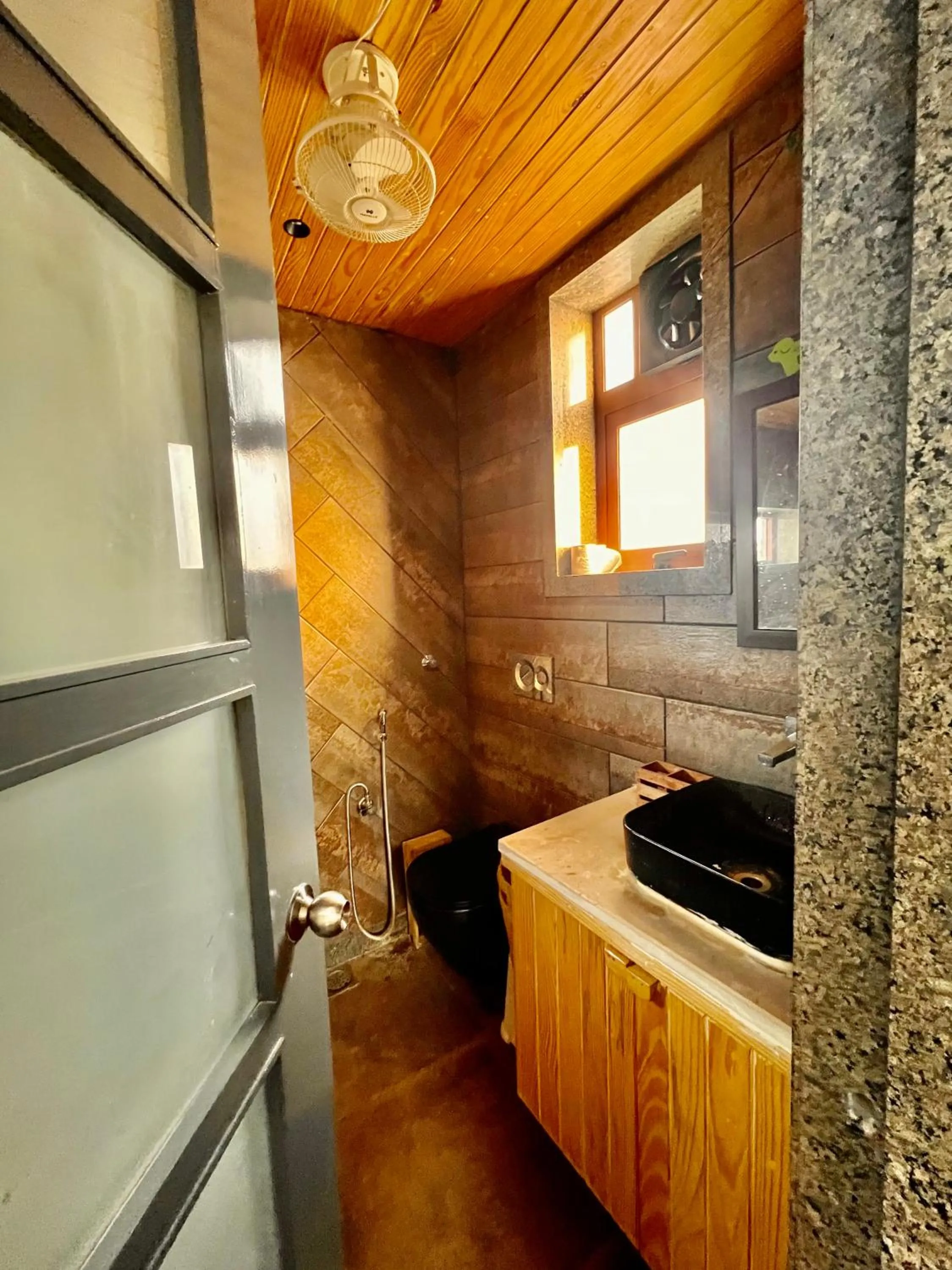 Bathroom in Rawai Luxury Tents Pushkar