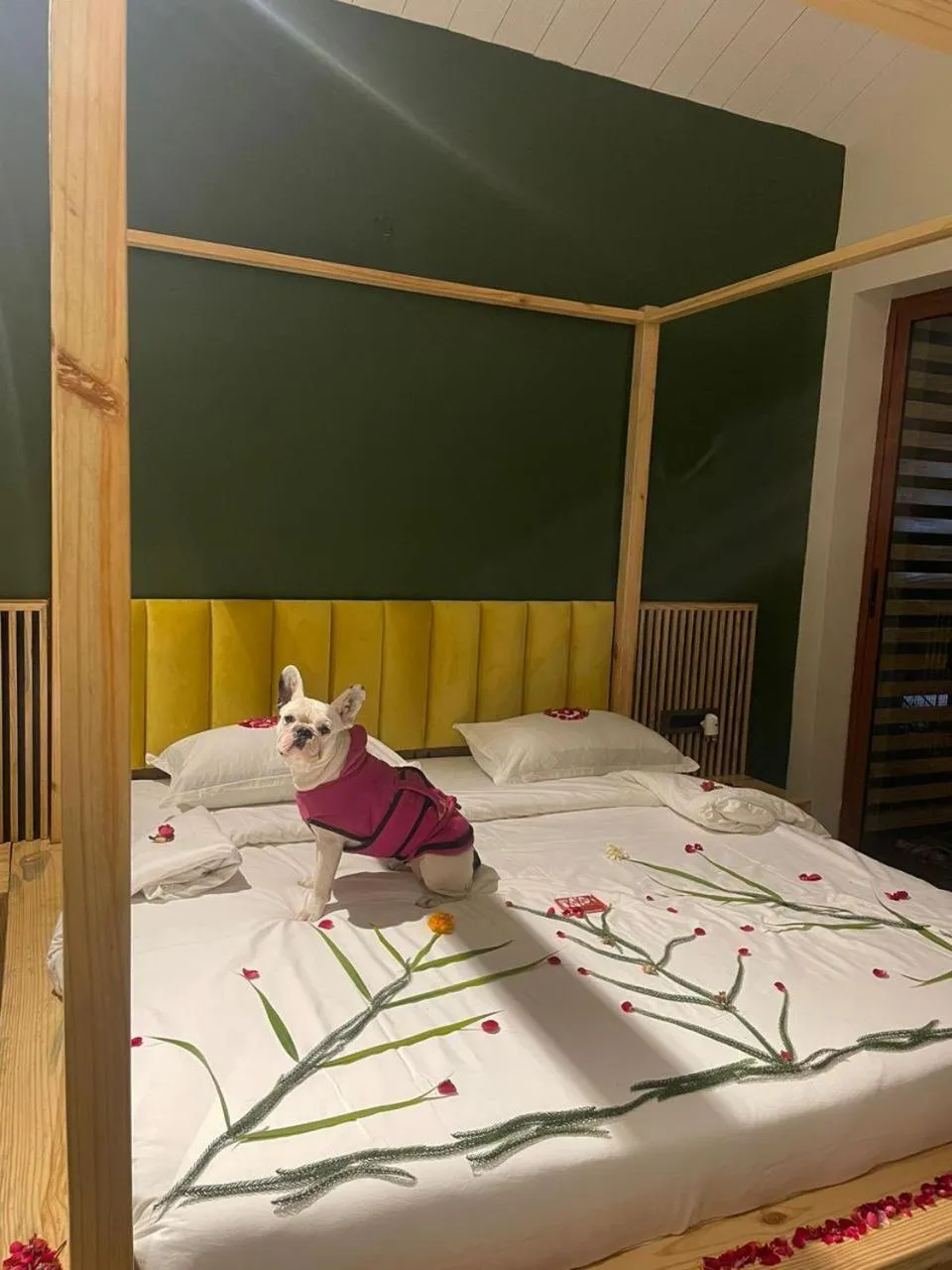 Bed in Rawai Luxury Tents Pushkar