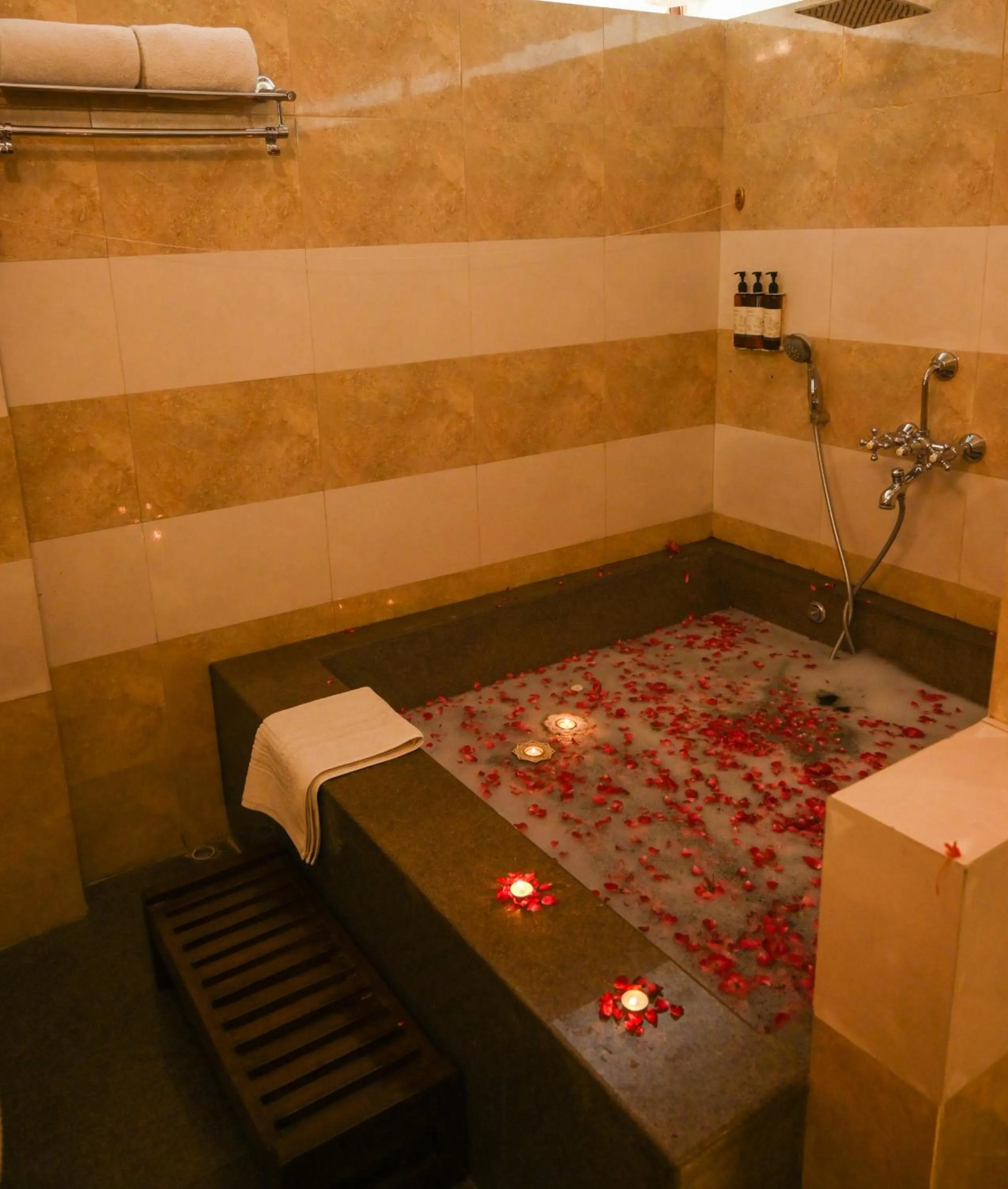 Shower in Rawai Luxury Tents Pushkar