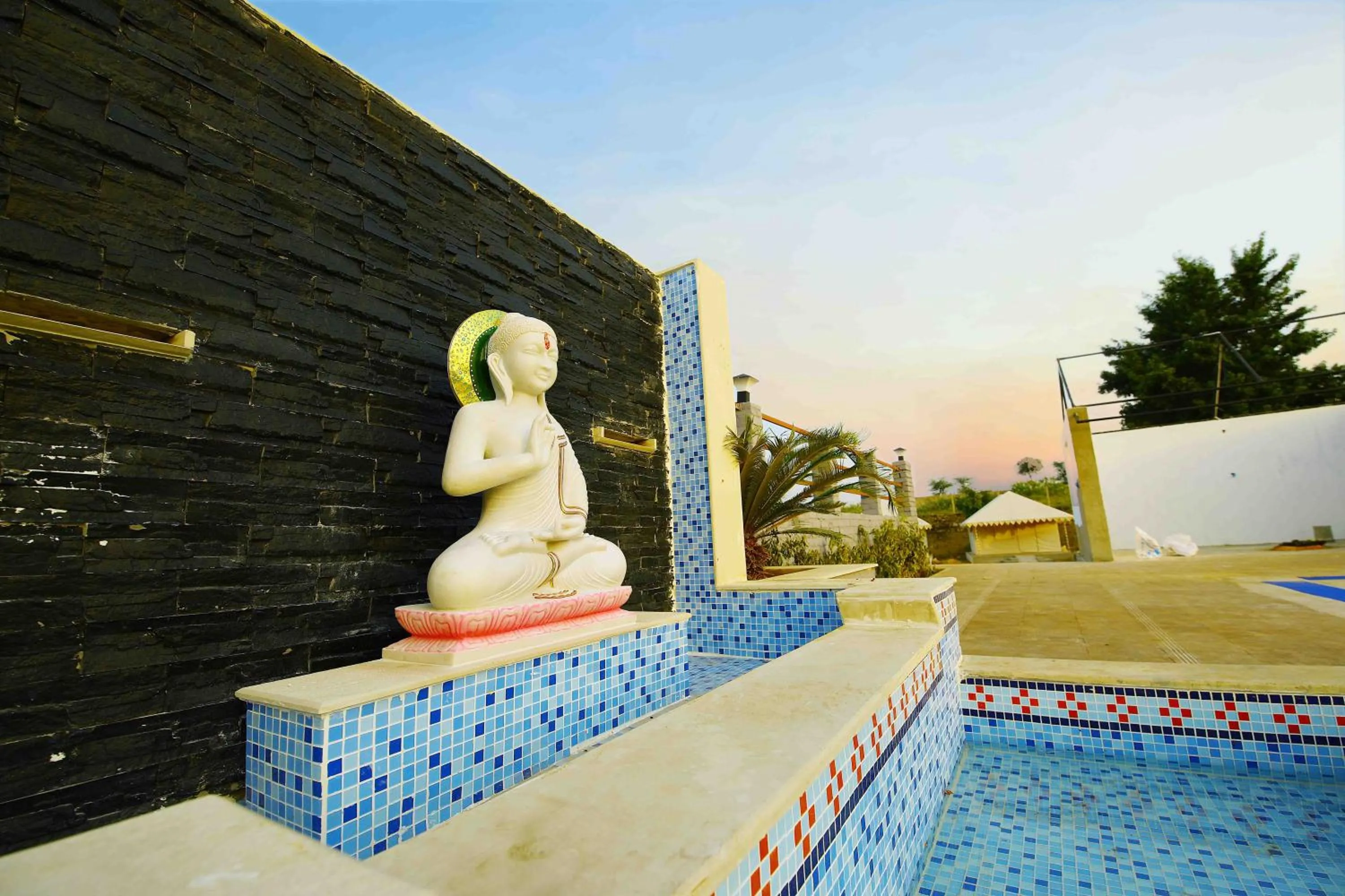 Swimming pool in Rawai Luxury Tents Pushkar