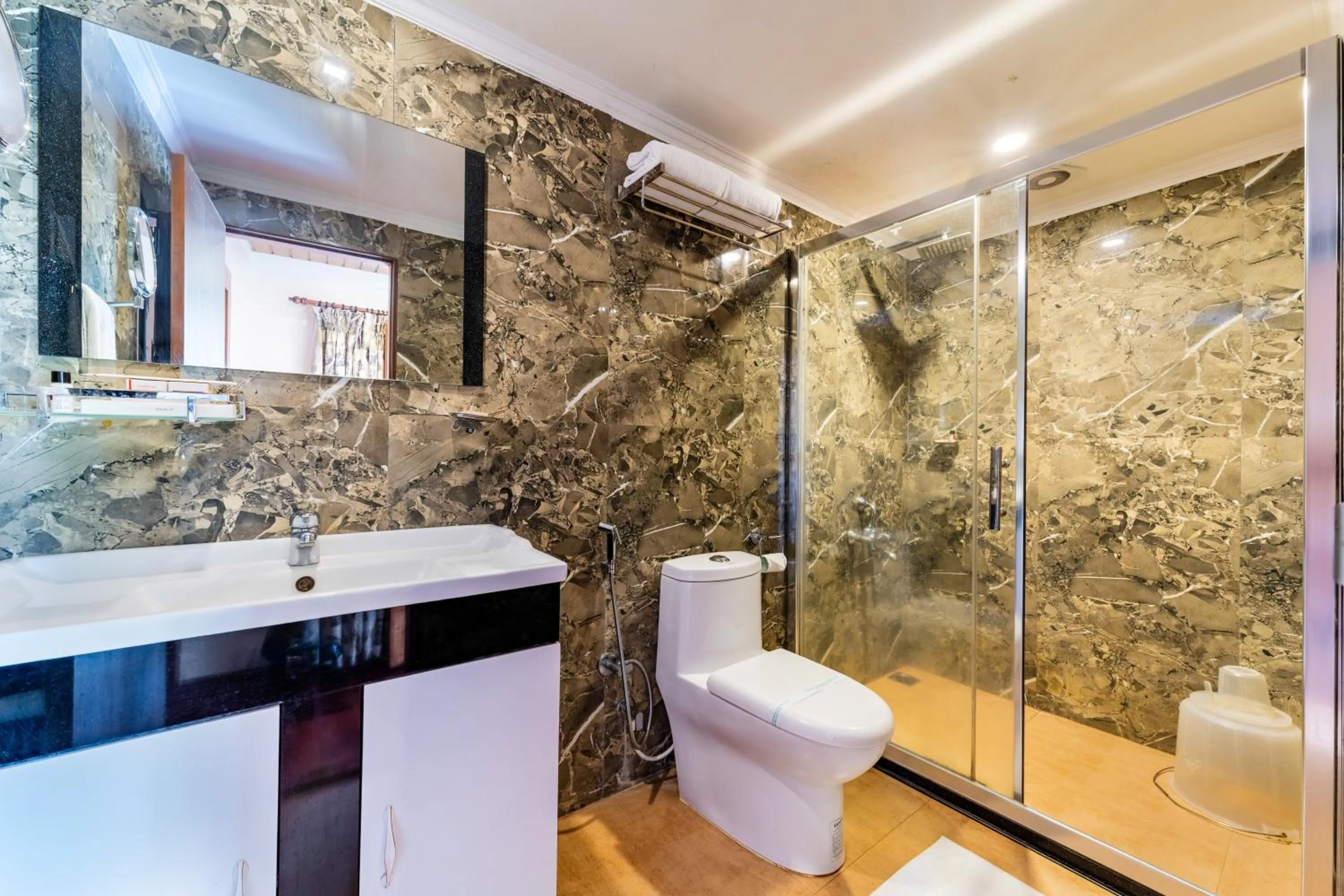 Crown Valley Thekkady